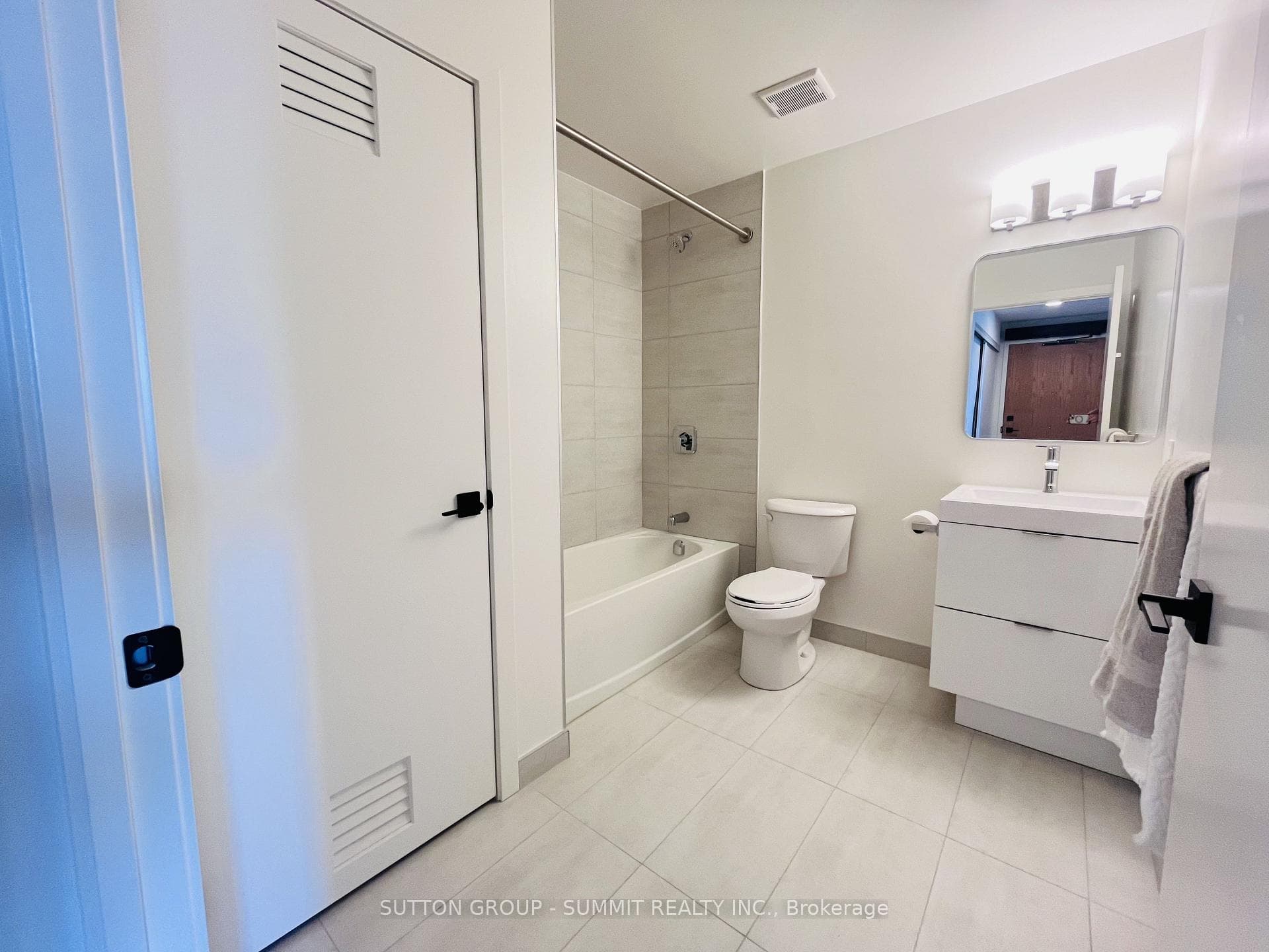 33 ERIE Avenue Unit 402 photo 33