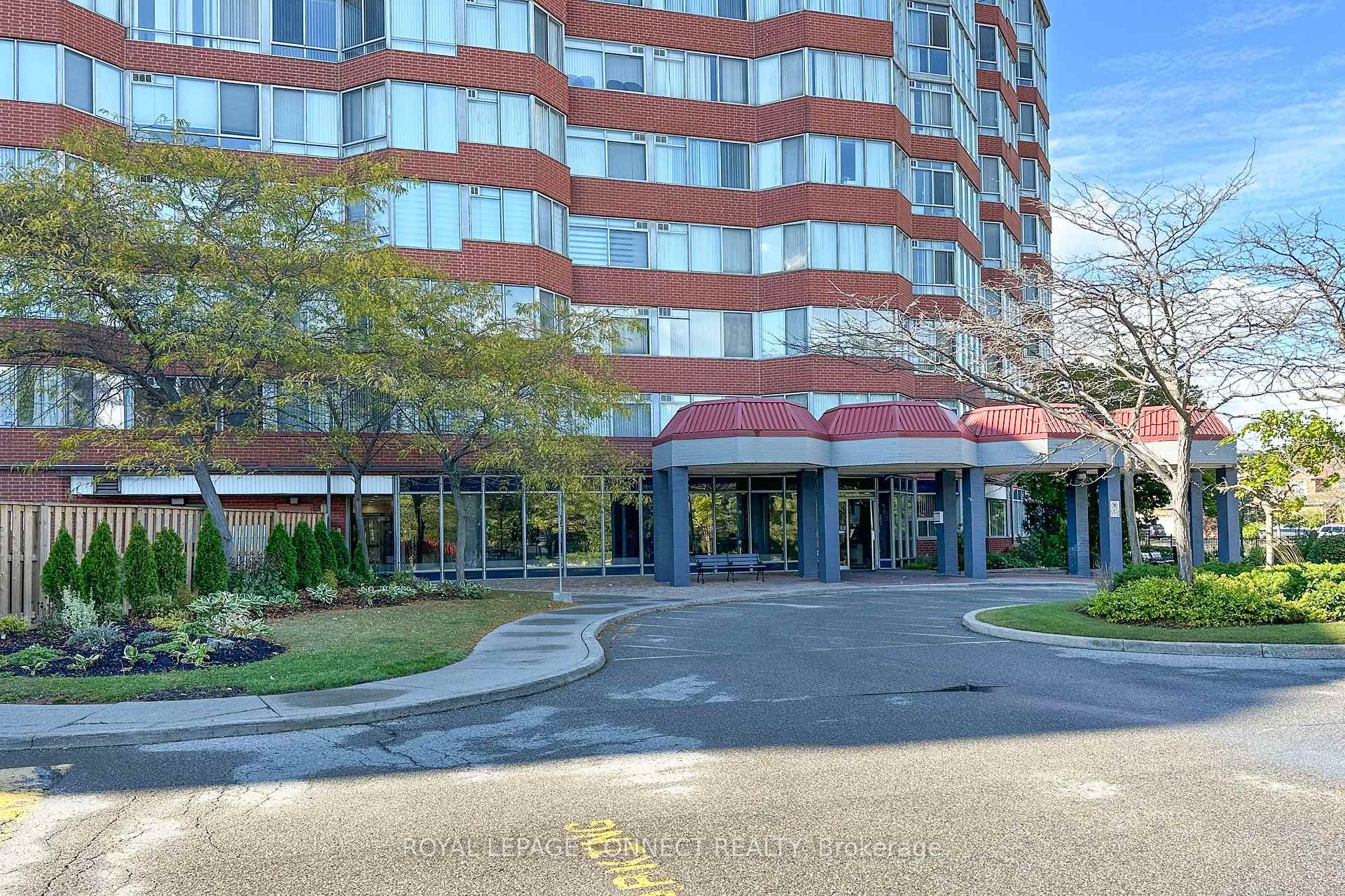 11753 Sheppard Avenue Unit 803 photo 3