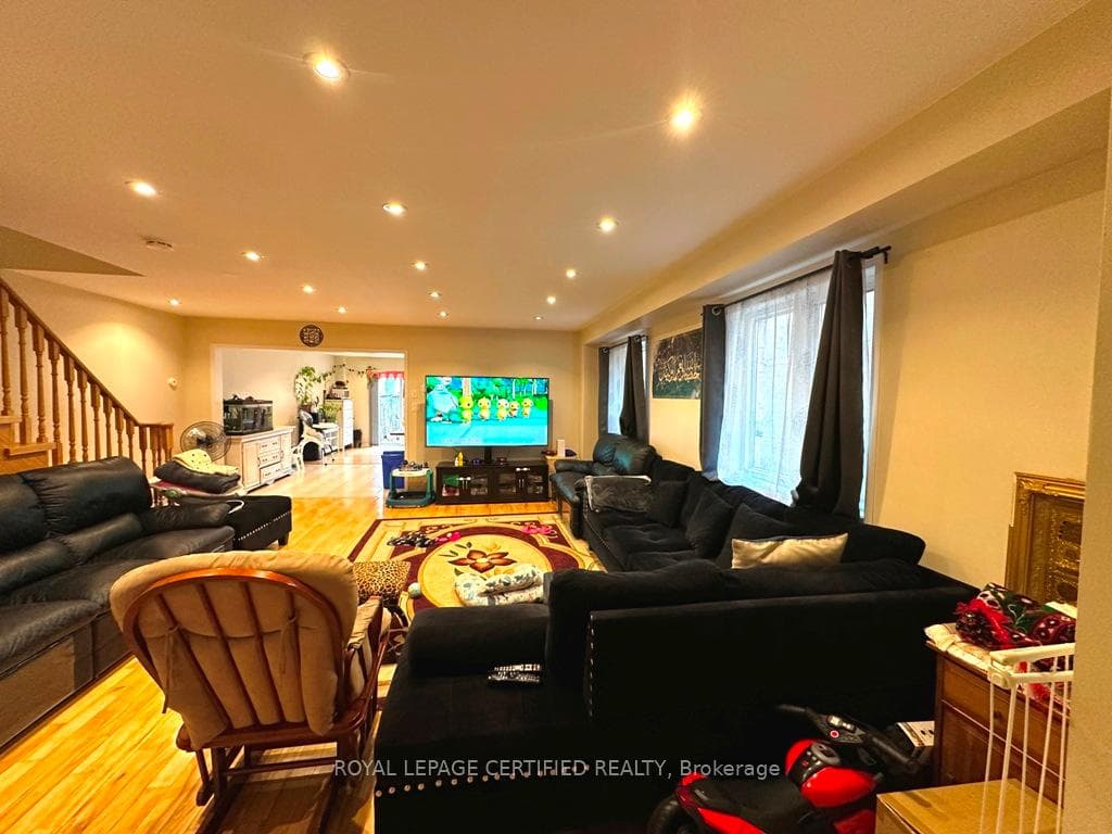 3271 Flagstone Drive photo 2