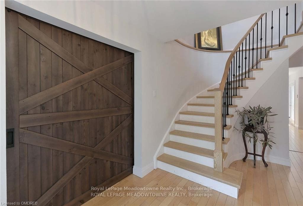 2546 VALENCIA Road photo 18
