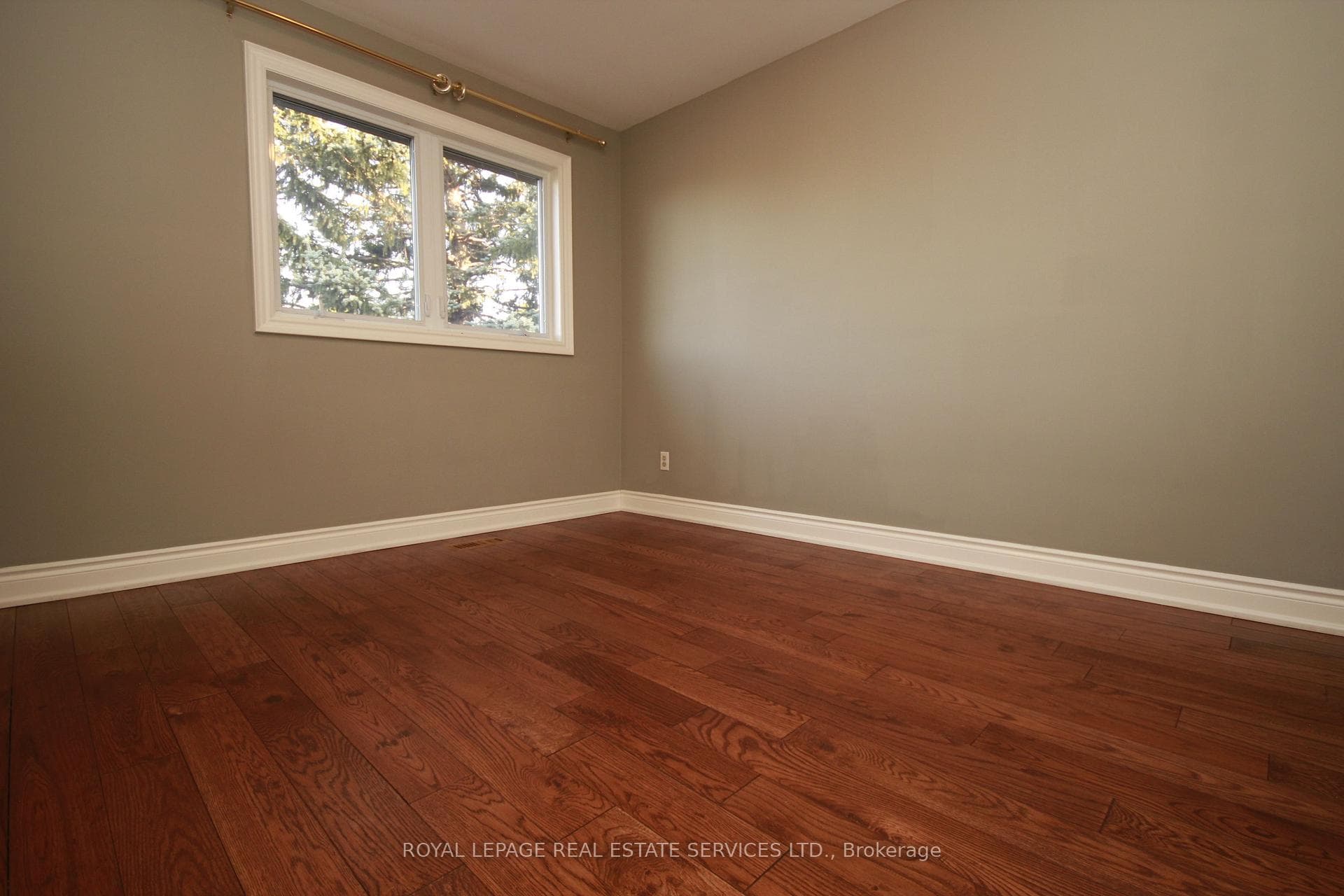 3524 Birchmeadow Crescent photo 11