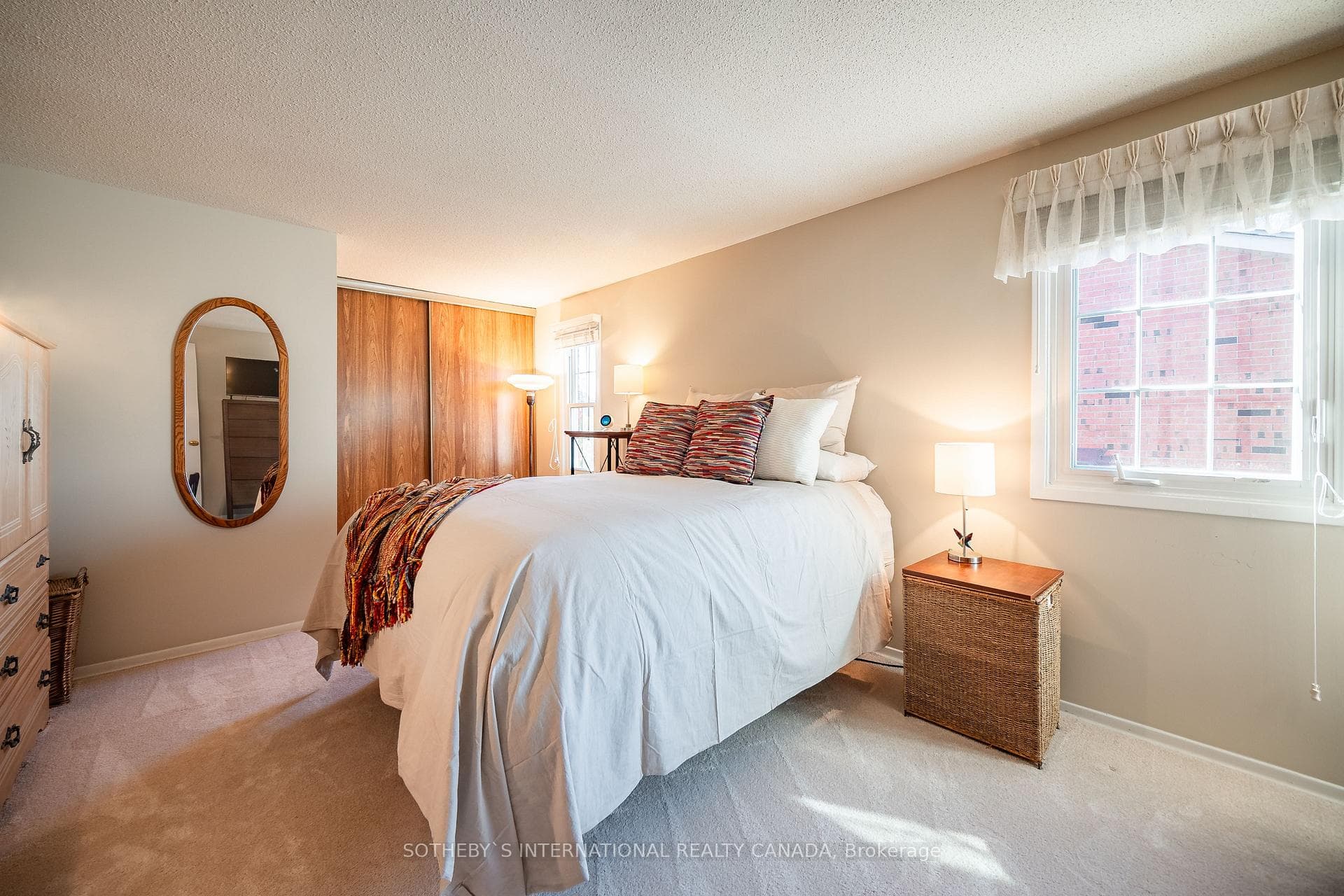 2287 Margot Street photo 15