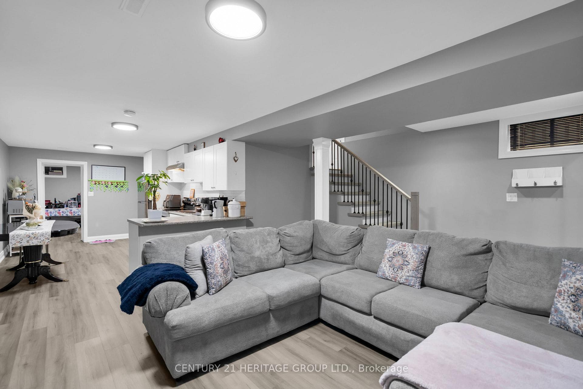 33 Sanderstead Avenue photo 33