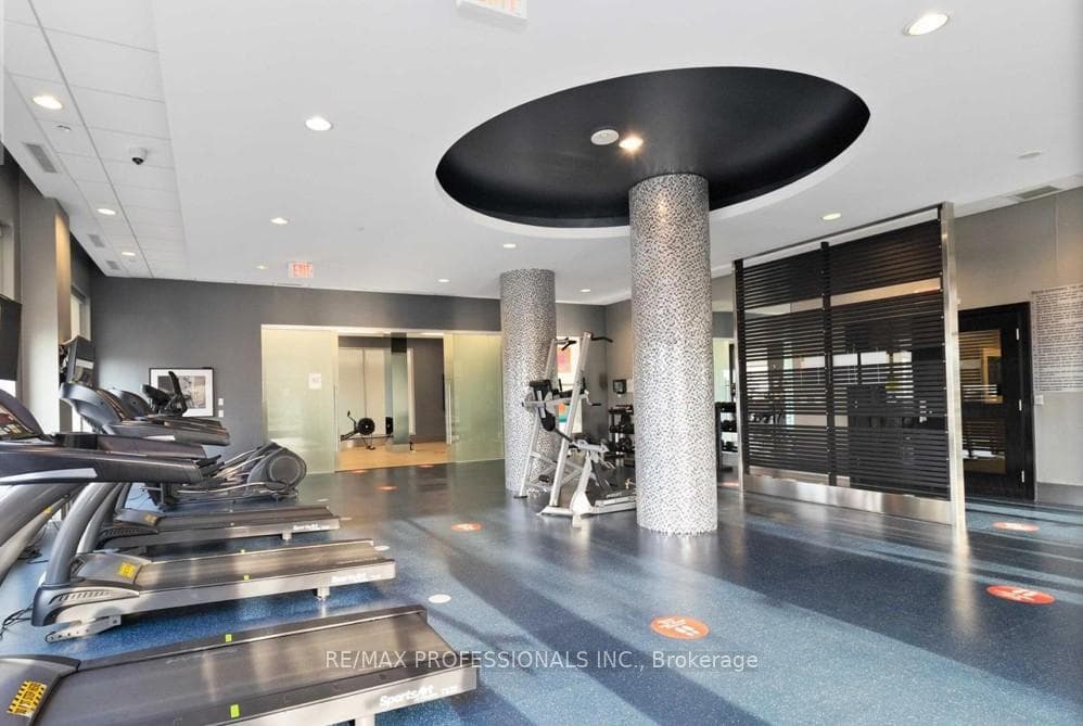 55 Speers Road Unit 1011 photo 6