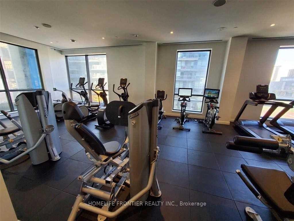 39 Roehampton Avenue Unit 1303 photo 11