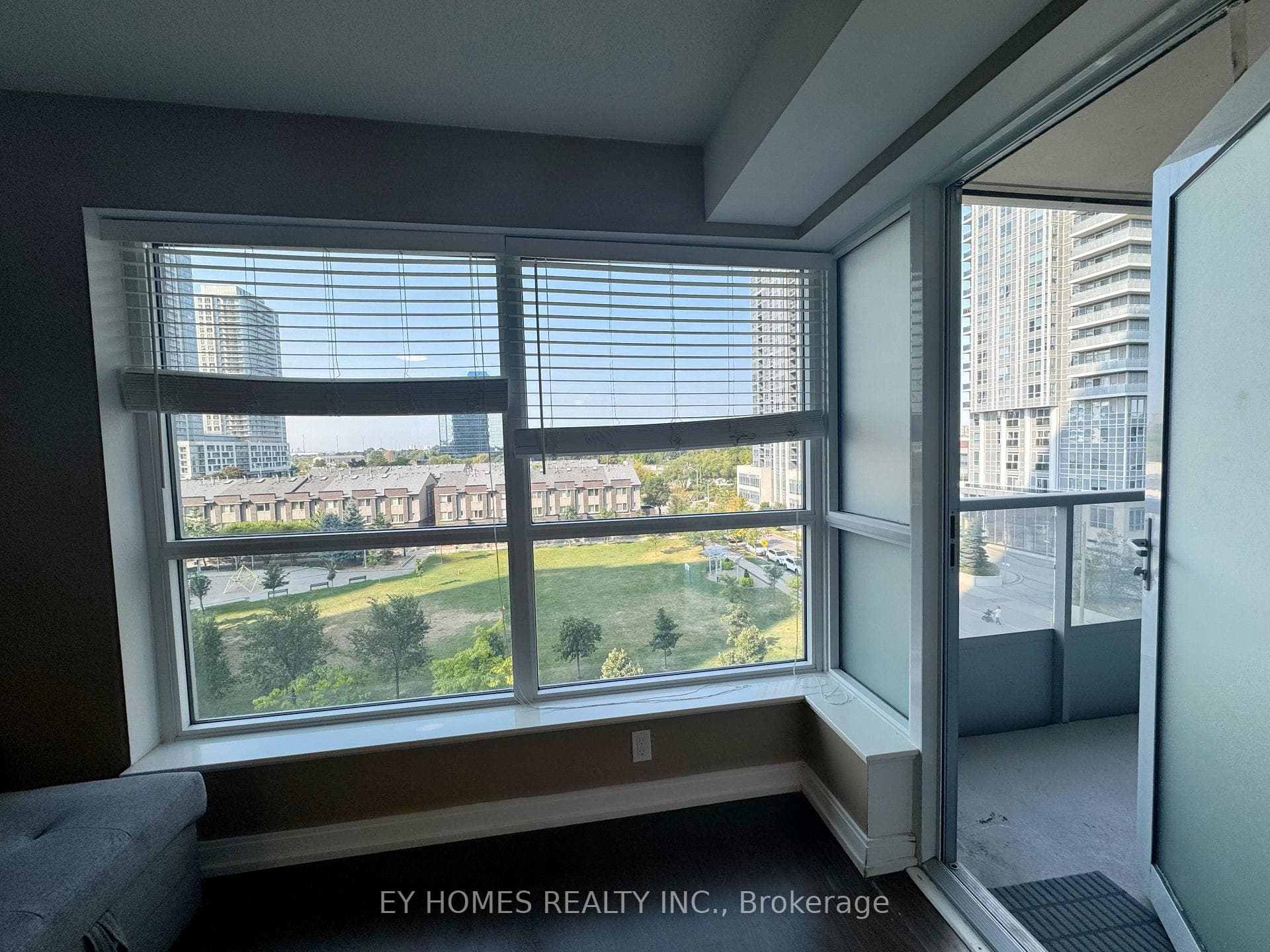 181 Village Green Square Unit 617 photo 6