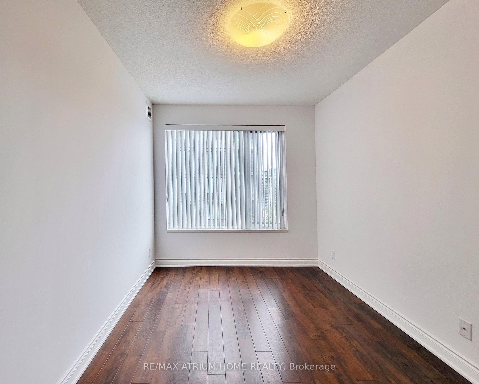 325 South Park Road Unit 1016 photo 8