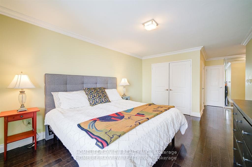 115 Antibes Drive Unit 806 photo 32
