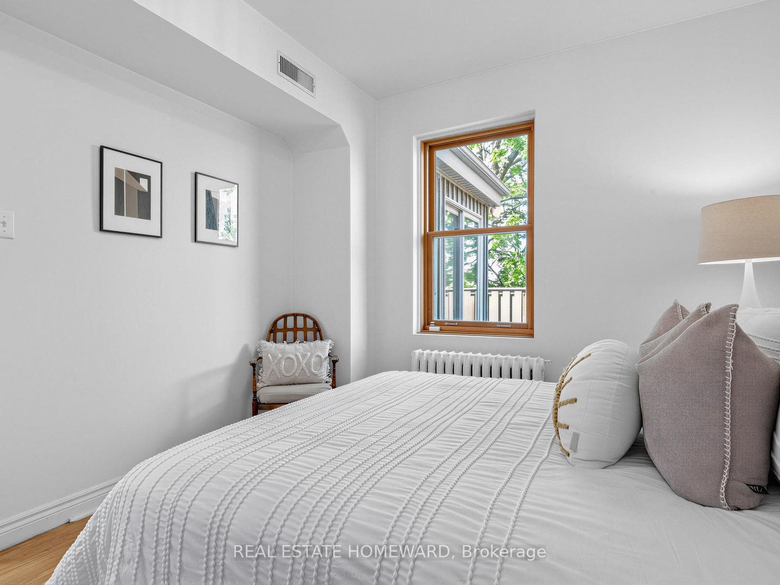 46 Westmount Avenue photo 24