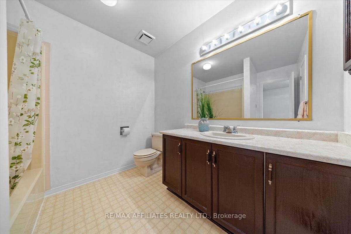 51 Newport Crescent photo 25