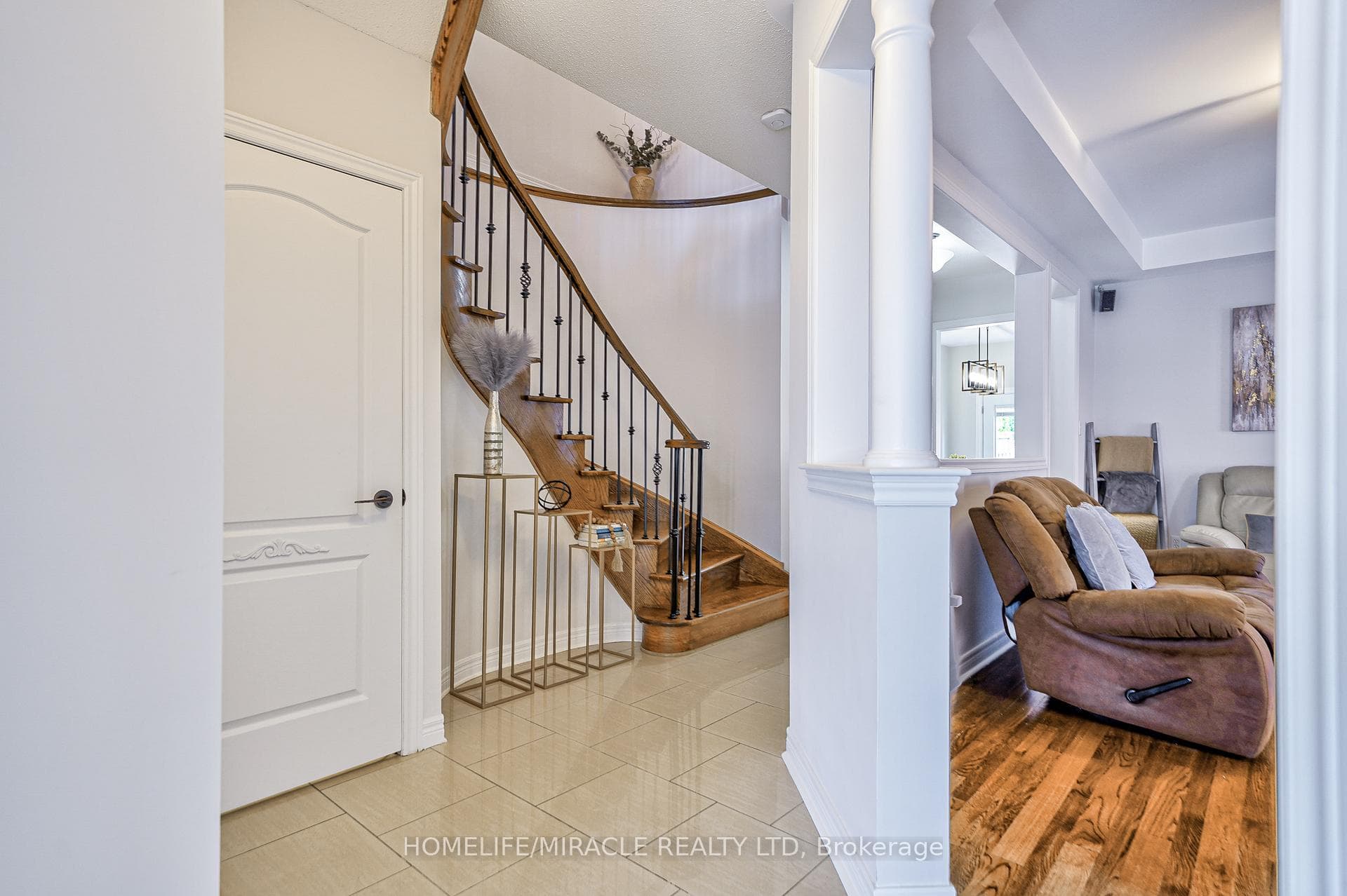 71 Martina Crescent photo 5