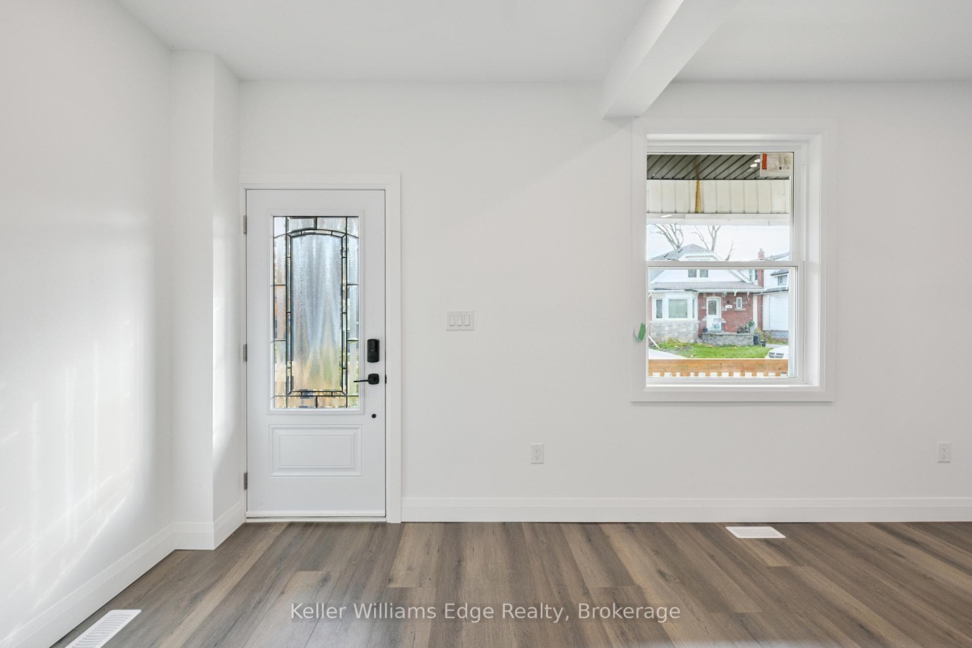 161 Weir Street photo 6