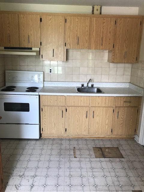 1031 Dovercourt Road photo 12