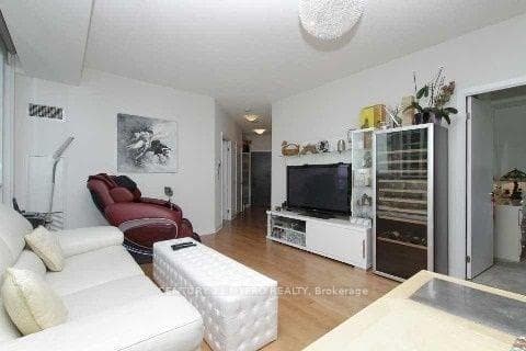 18 Harbour Street Unit 3105 photo 2