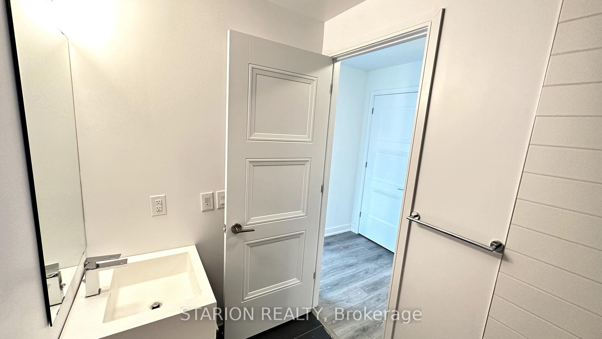 25 Neighbourhood Lane Unit 513 photo 23