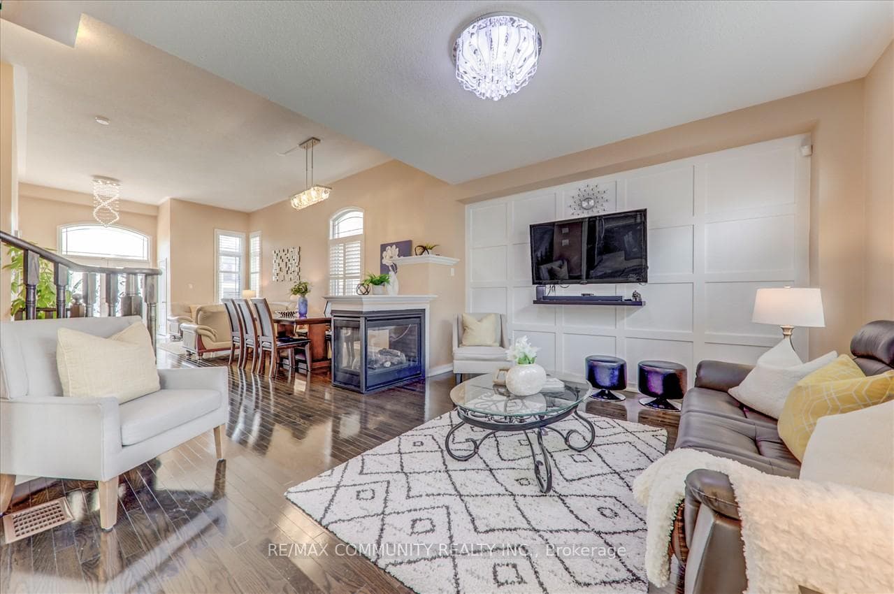 65 Mansbridge Crescent photo 11