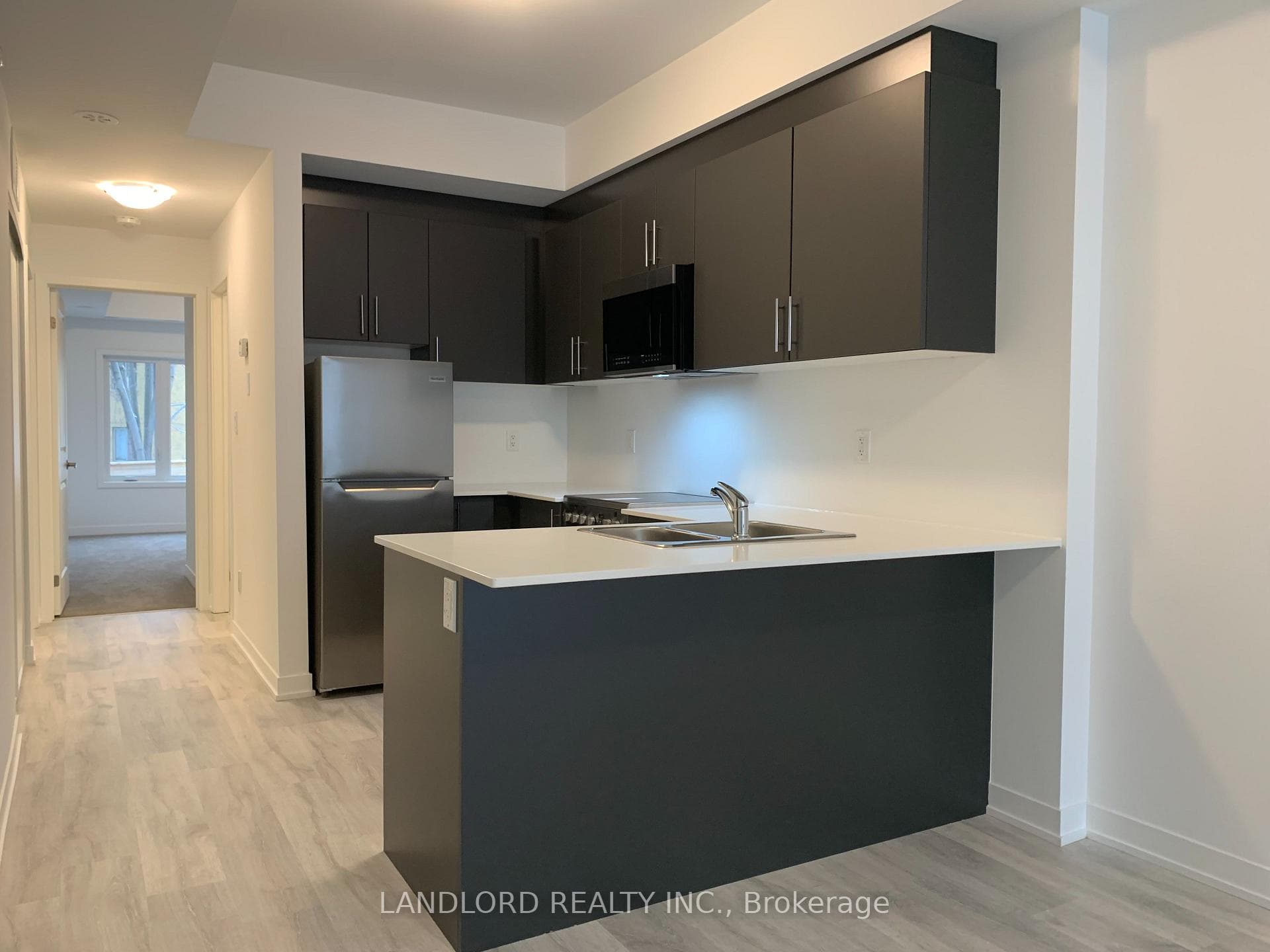 16 Marquette Avenue Unit 6 photo 3