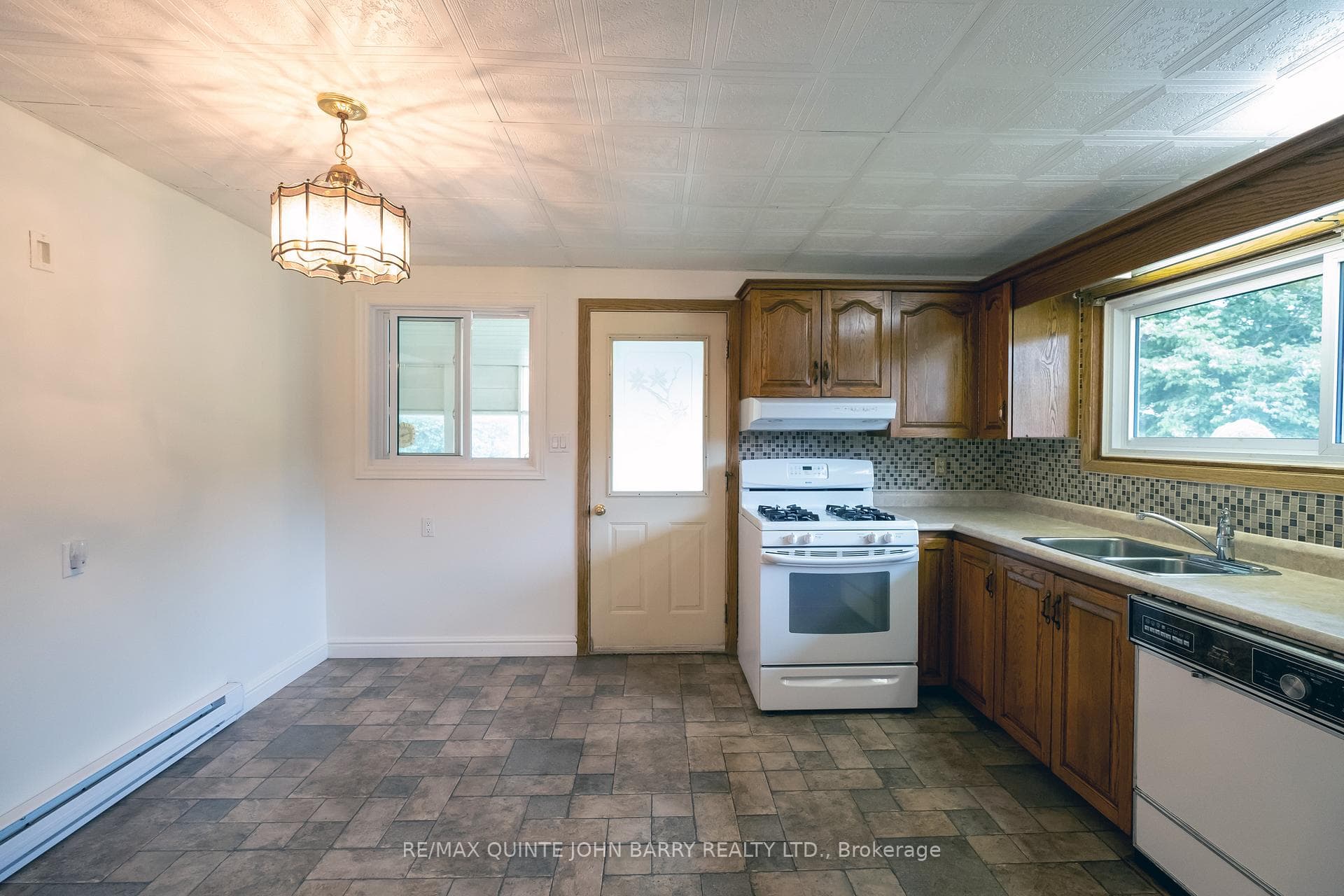 28 Walter Avenue photo 19
