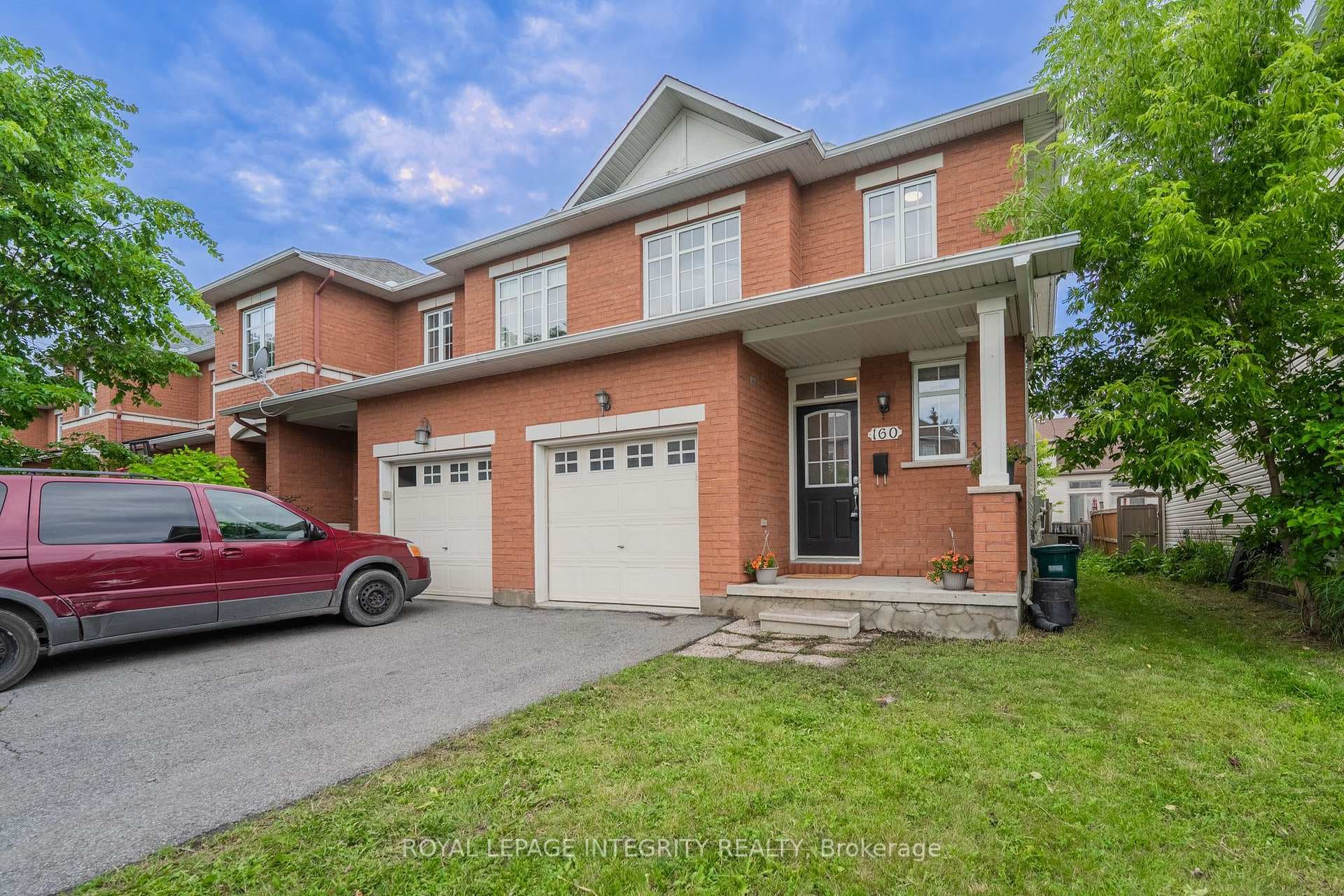 160 DEERCROFT Avenue photo 2