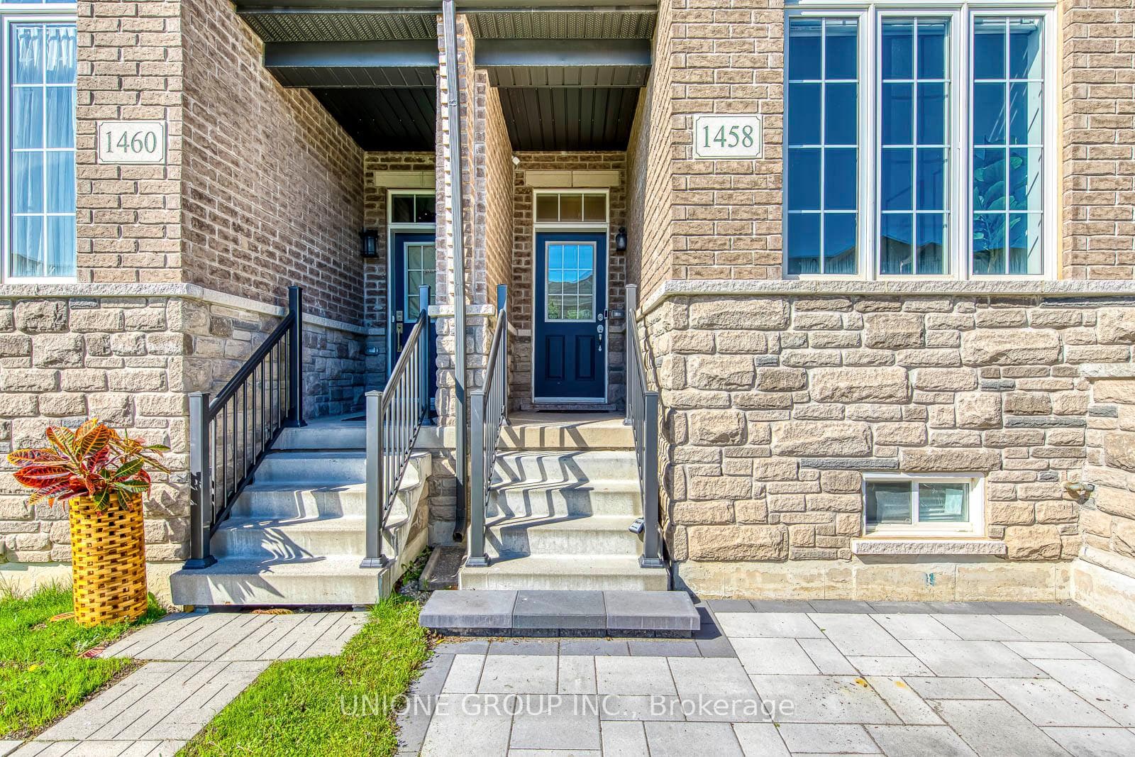 1458 Pratt Heights photo 2