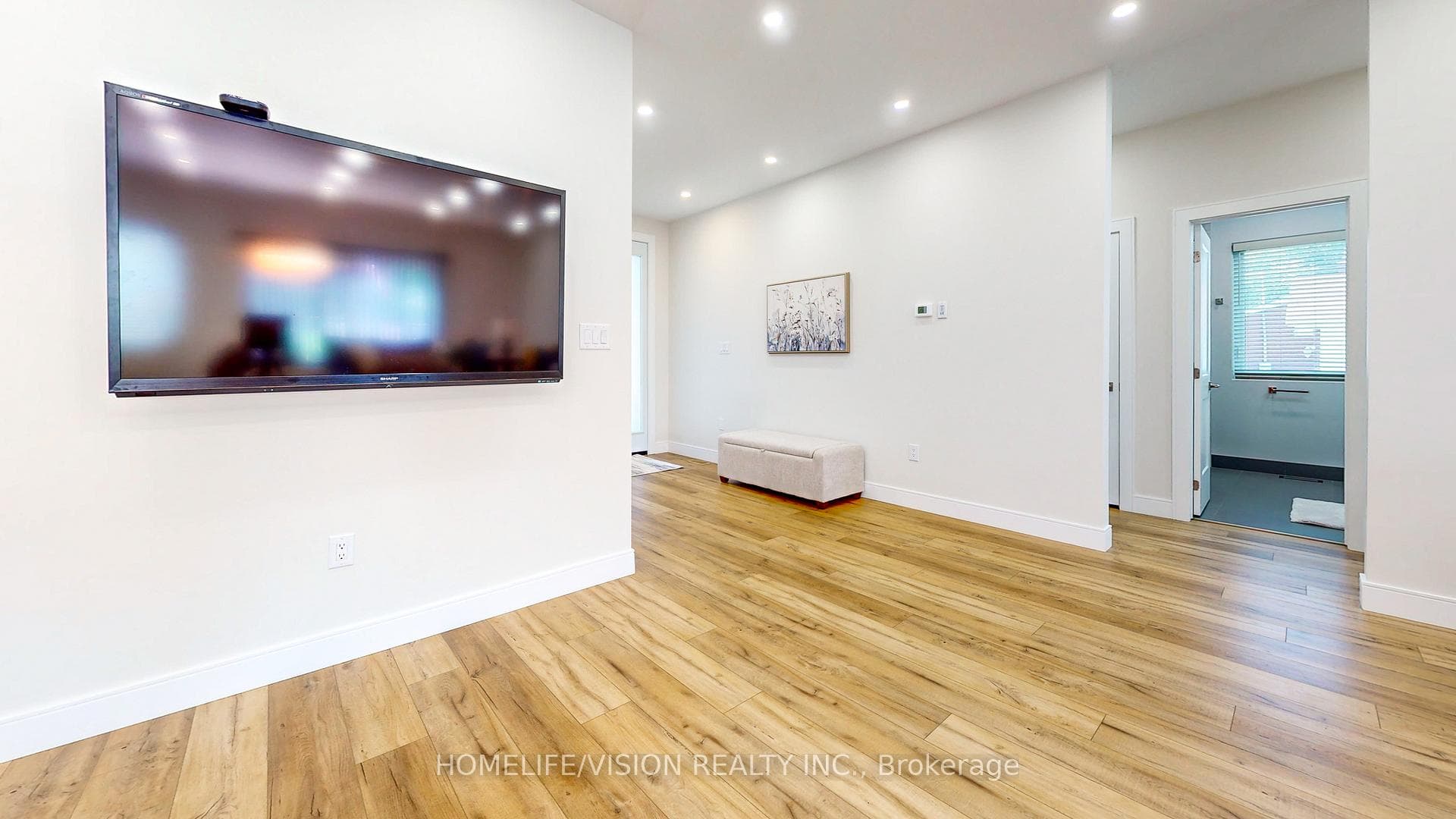 740 Midland Avenue photo 16