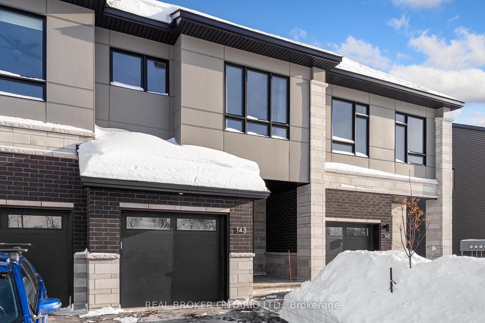 143 Bristol Crescent photo 3