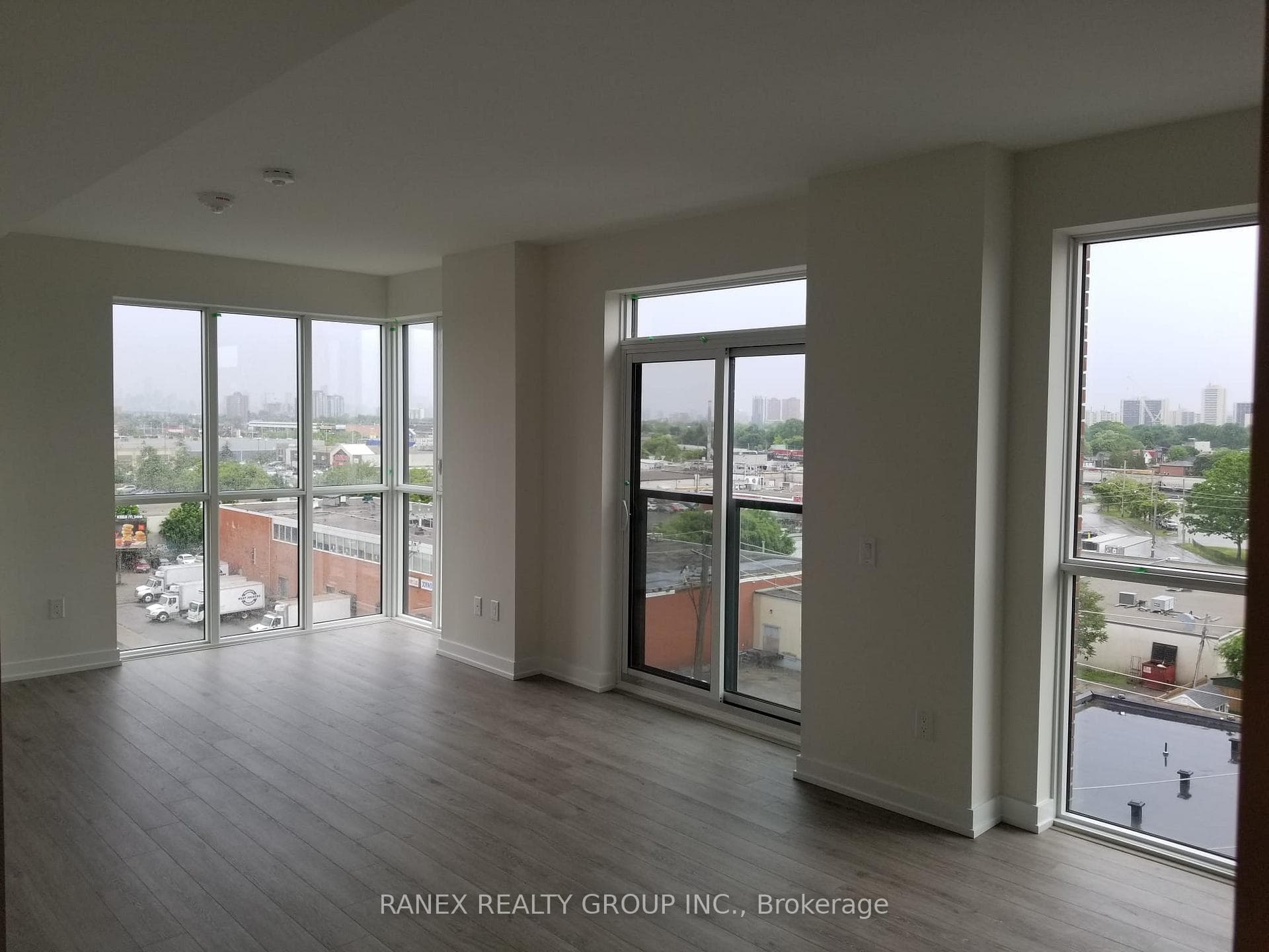 2300 St.Clair Avenue Unit 708 photo 5