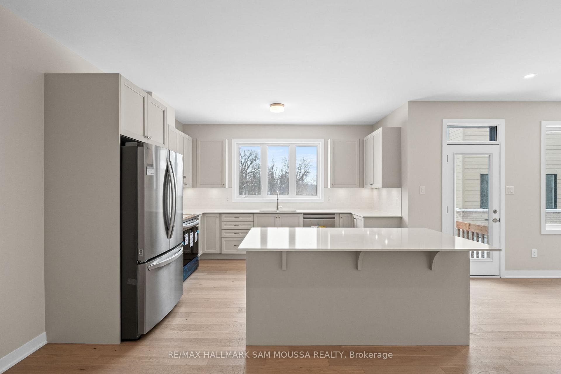 410 Euphoria Crescent photo 16