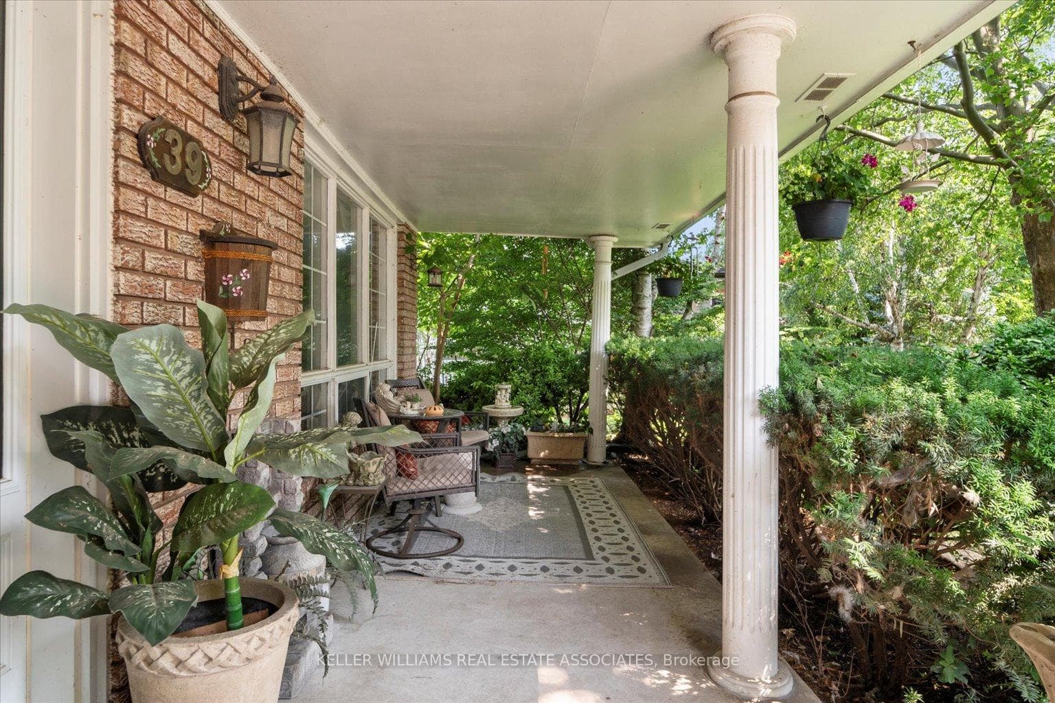 39 Maplewood Road photo 12
