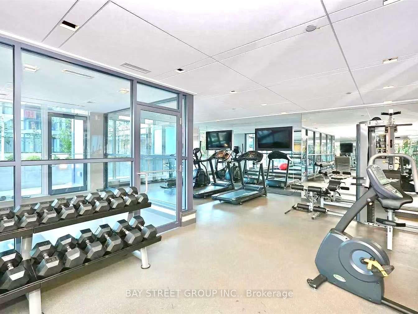 210 Simcoe Street Unit 1213 photo 9