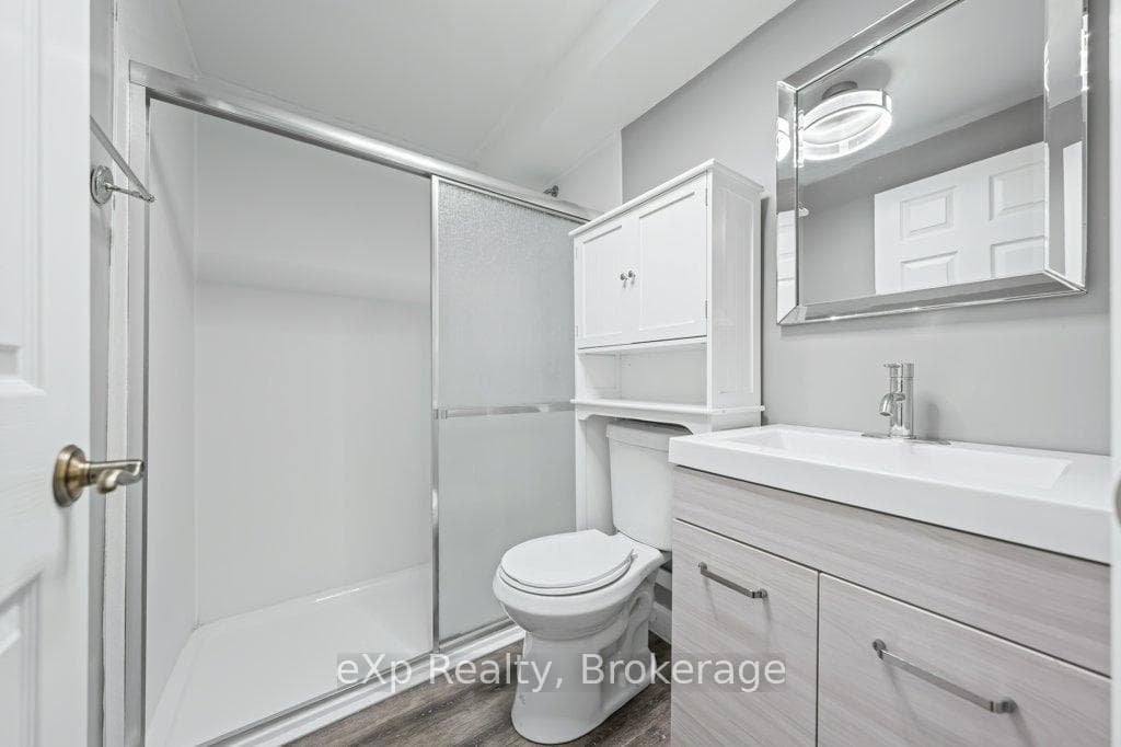 43 Boulder Crescent photo 31
