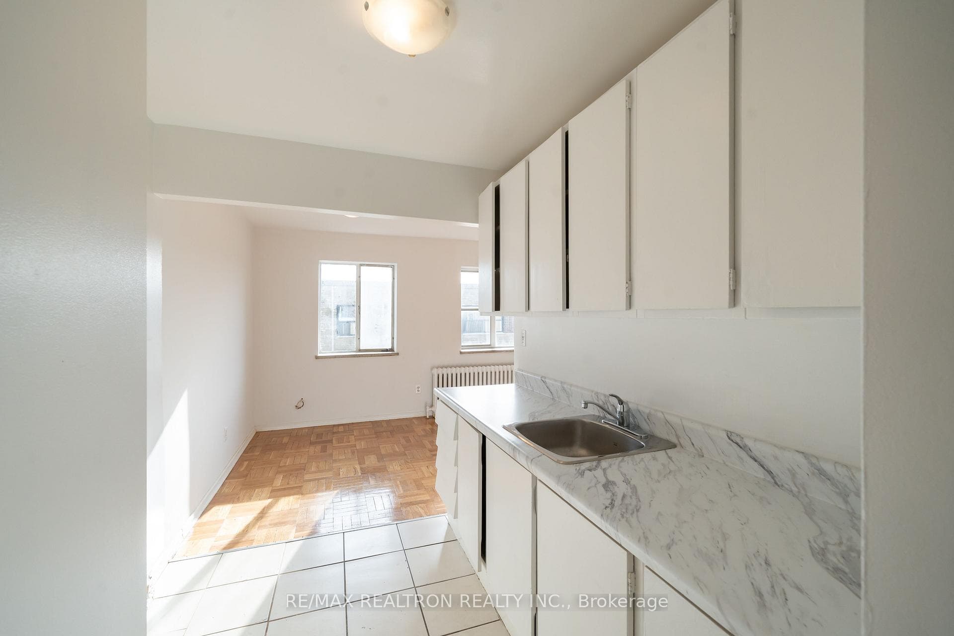 799 Robinson Street Unit 06 photo 10