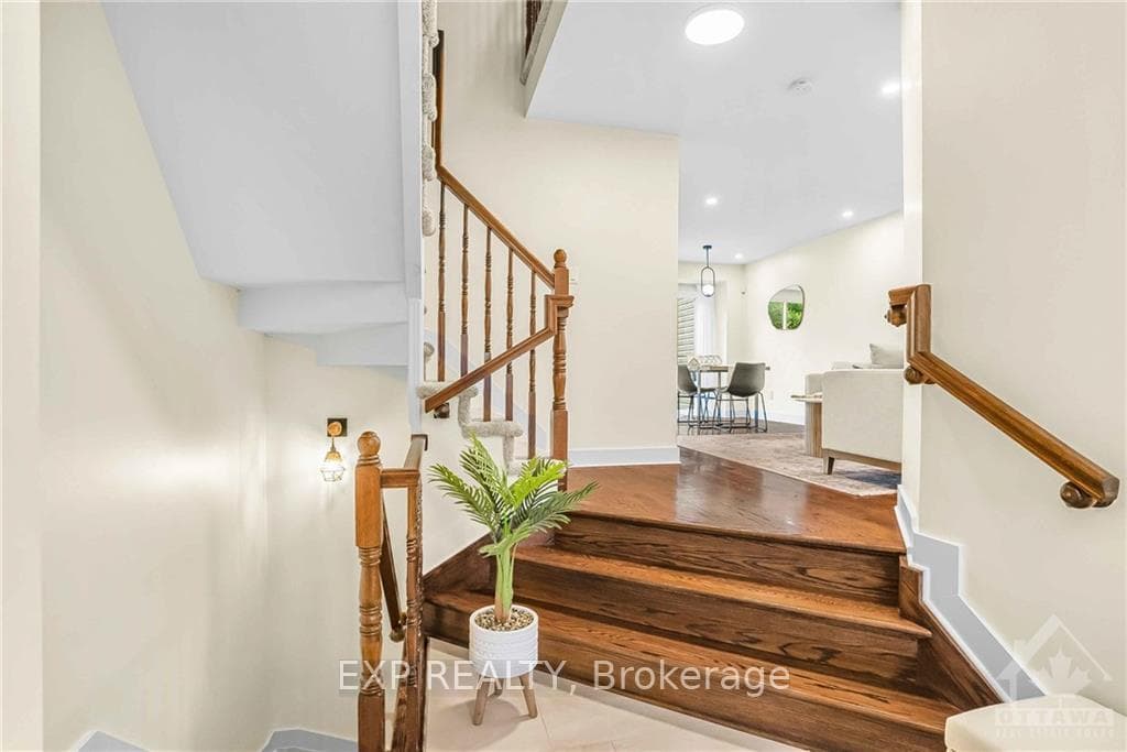 274 MACOUN Circle photo 5