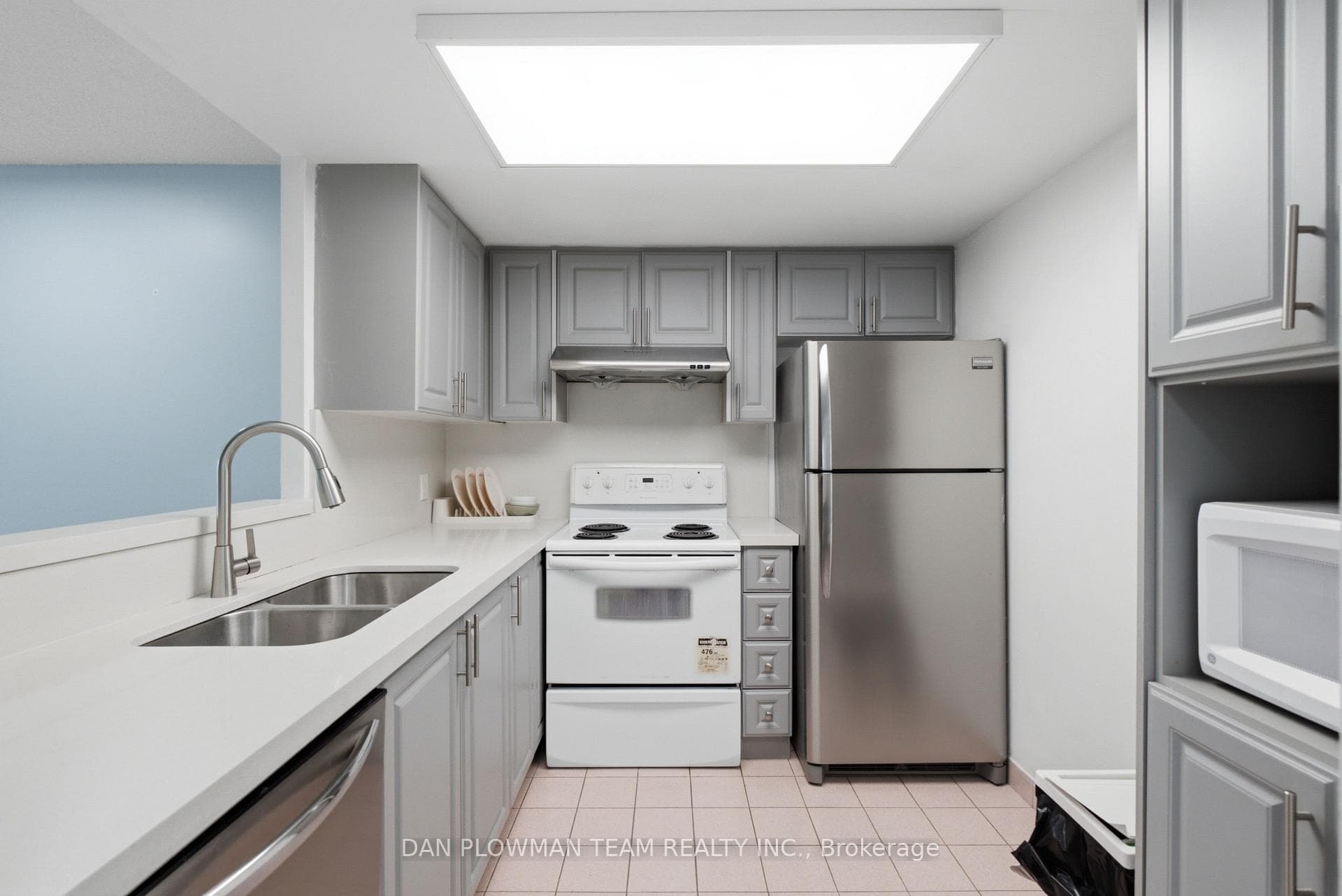 8 Lee Centre Drive Unit 913 photo 6