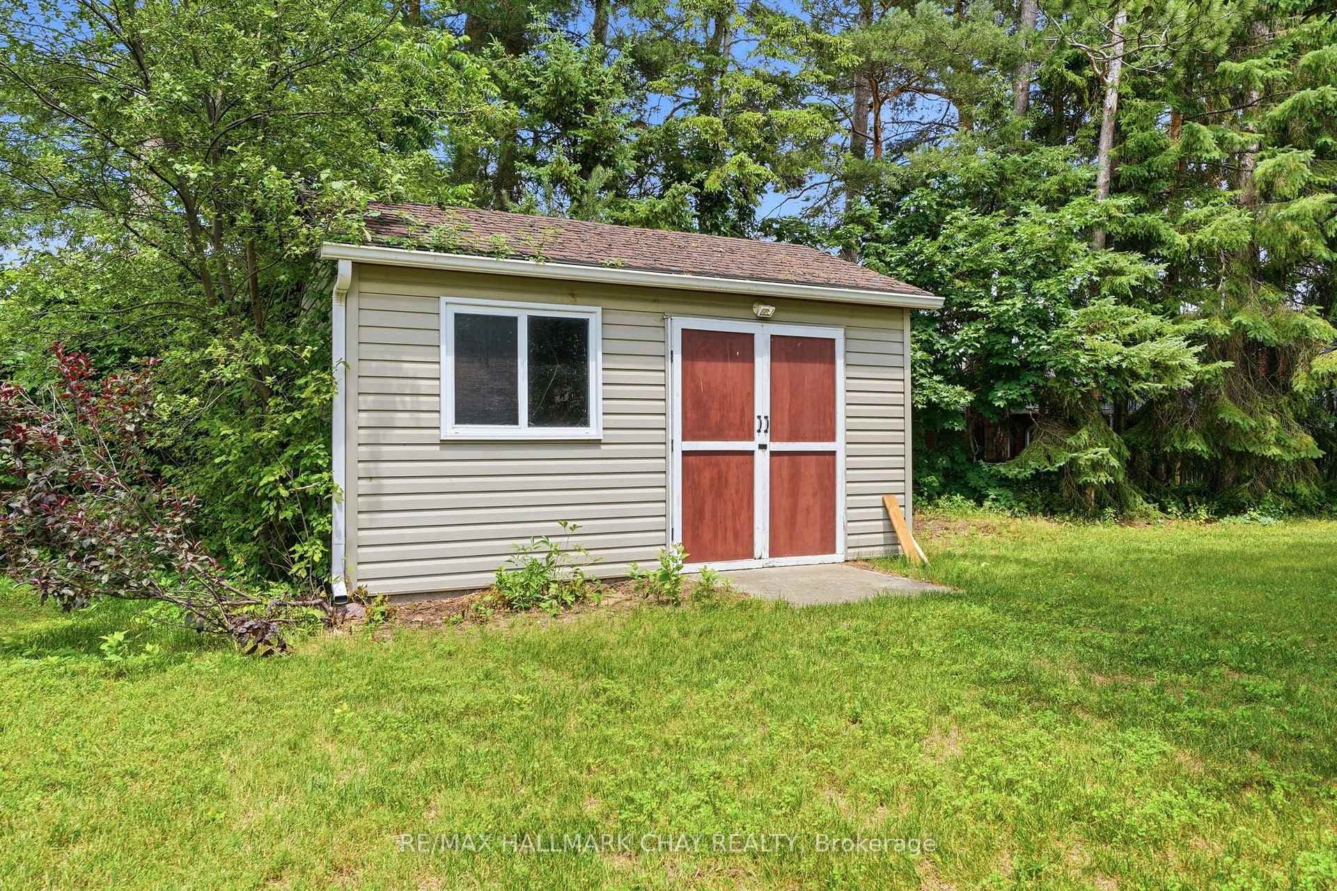14 Douglas Drive photo 39