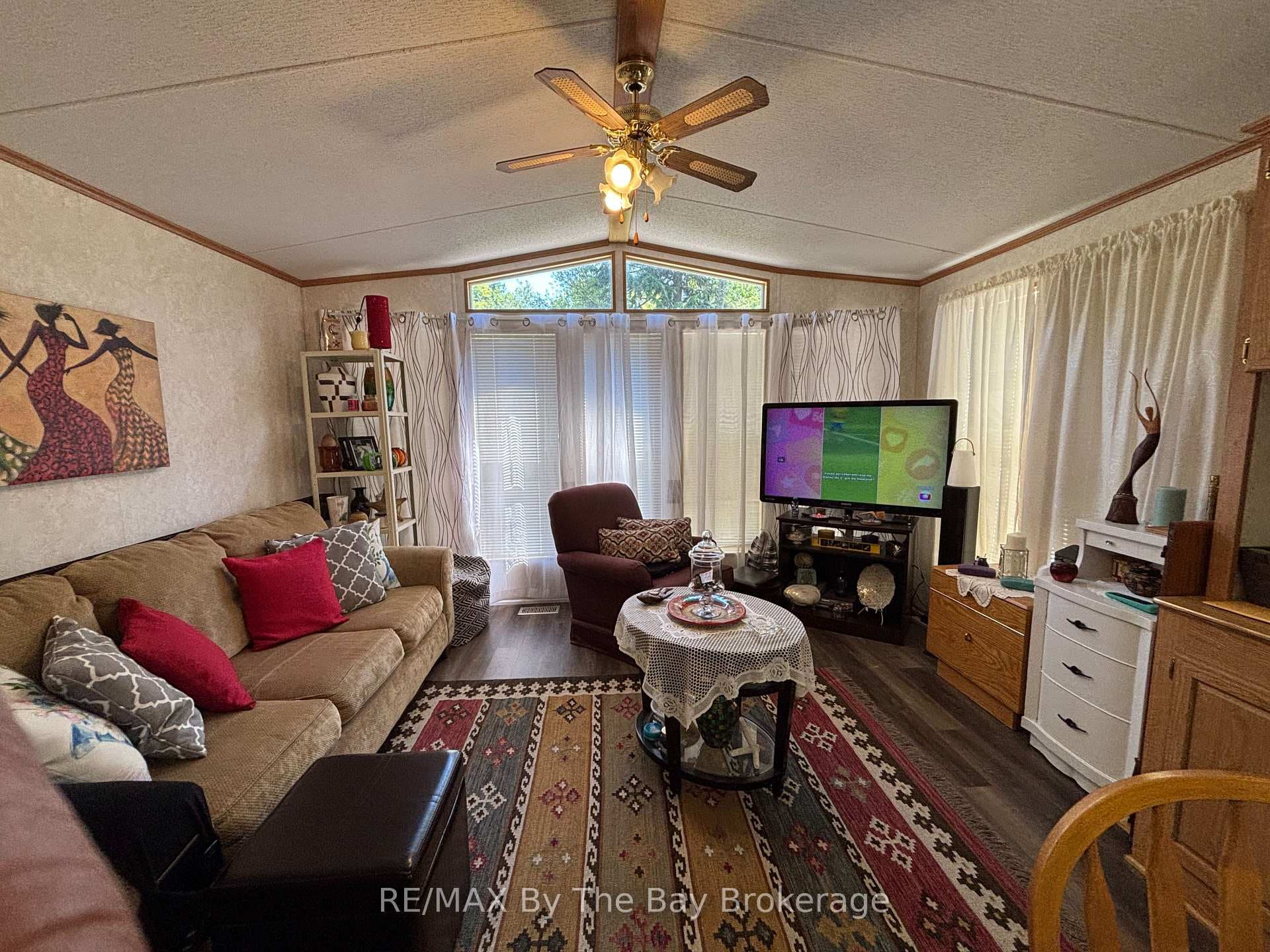85 THEME PARK Drive Unit 92 photo 15