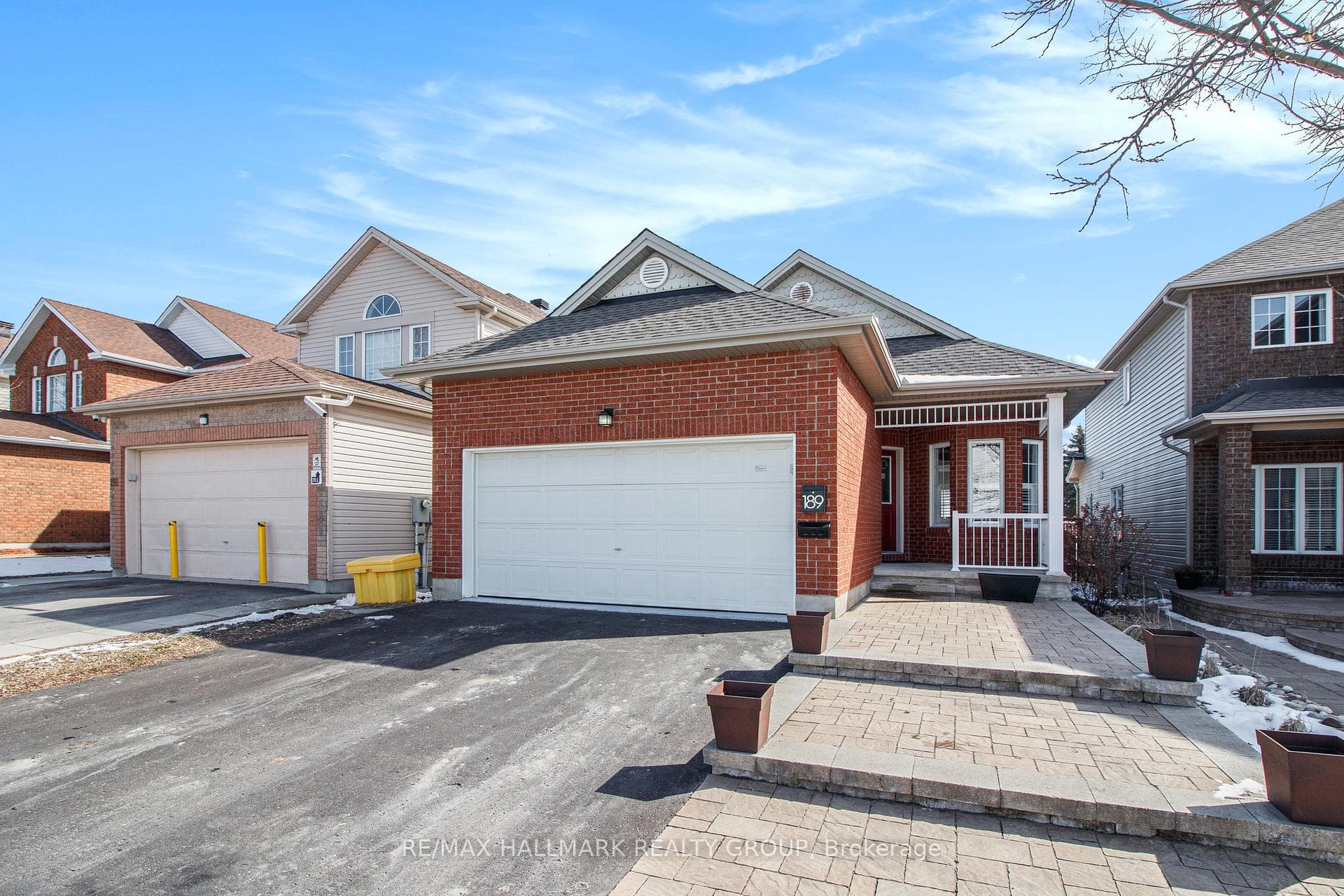189 Borealis Crescent photo 1