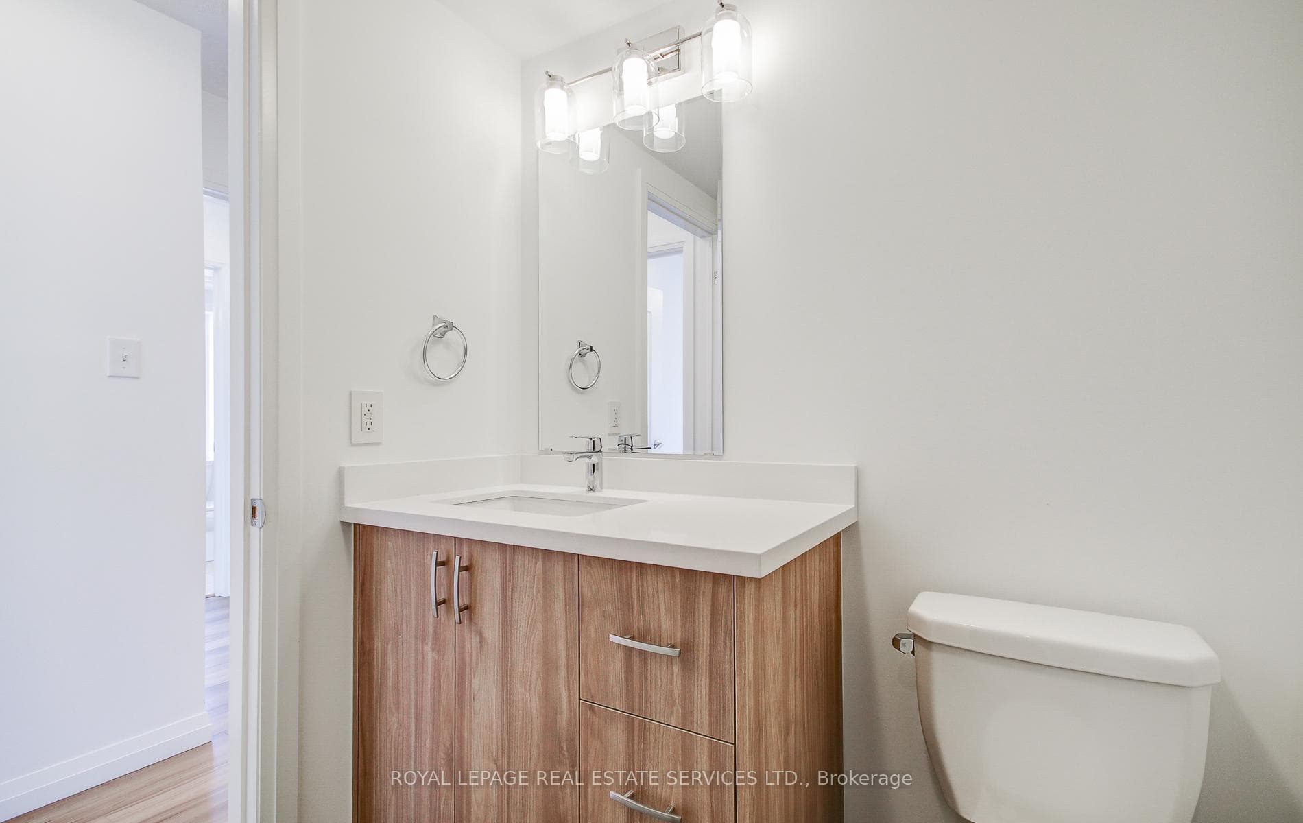2nd Level Main Bath