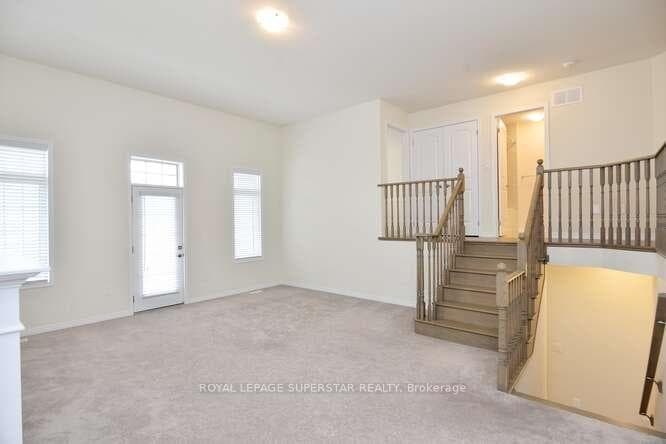 19 Esther Crescent photo 18