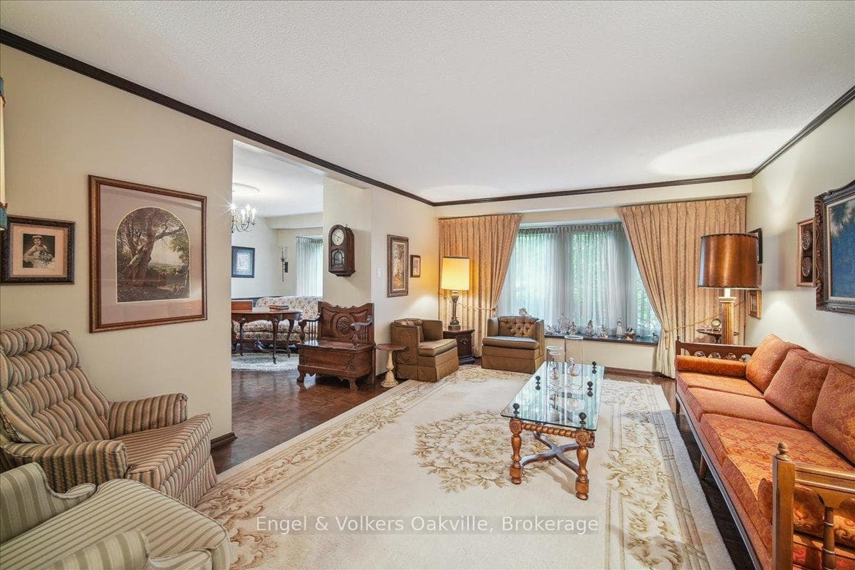 250 Gatestone Avenue photo 10