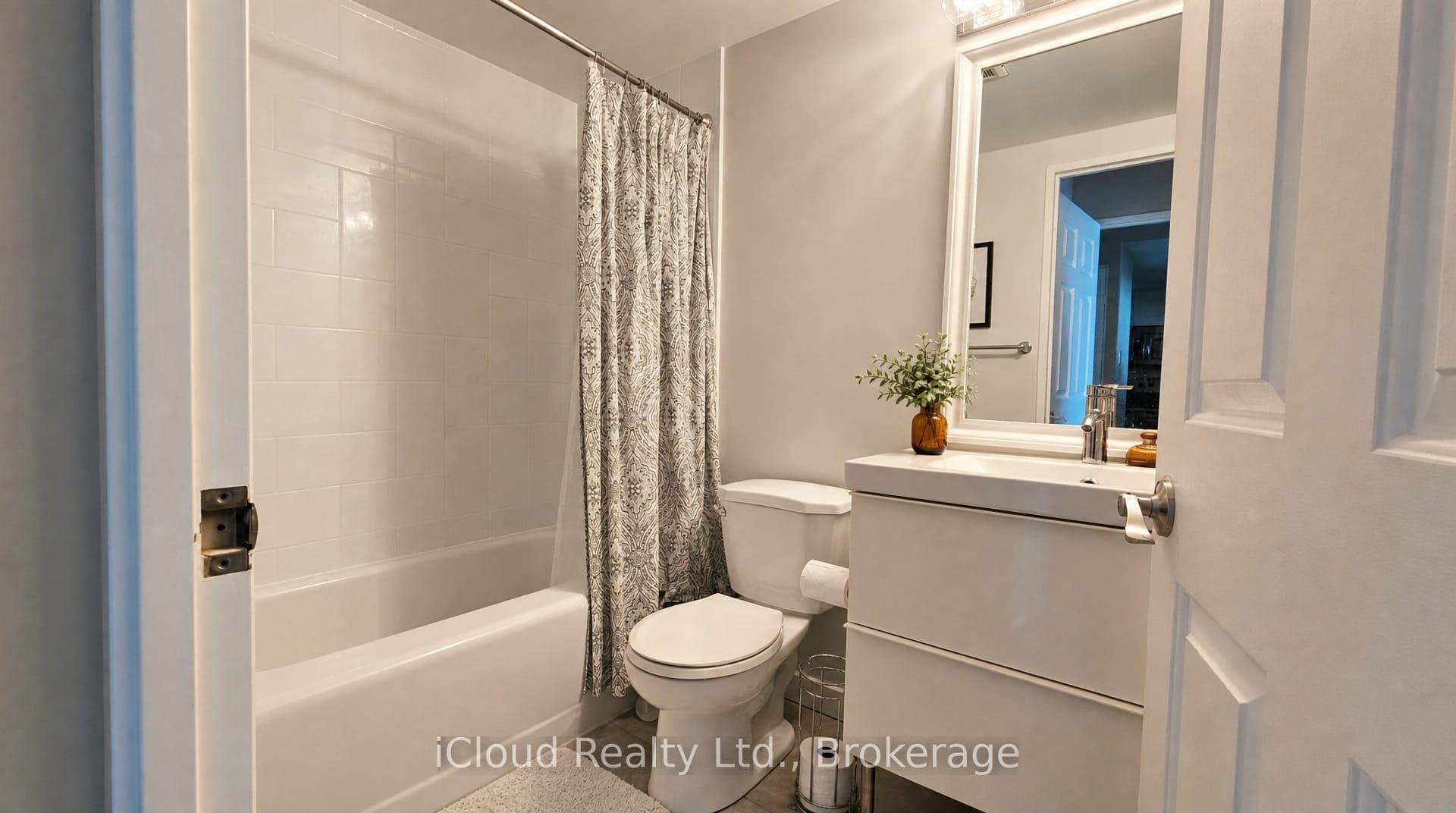 101 Subway Crescent Unit 302 photo 14