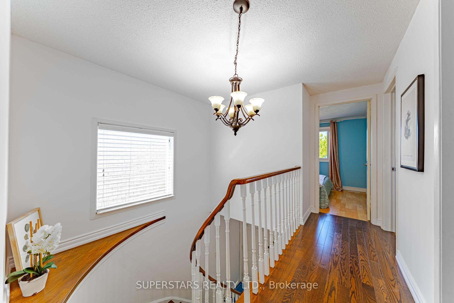 160 Galbraith Crescent photo 20