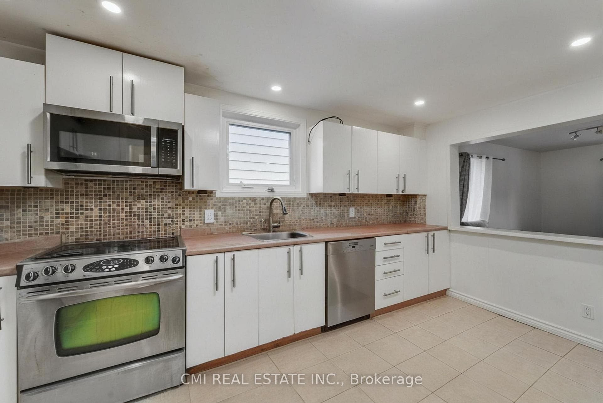 95 Adeline Street photo 8