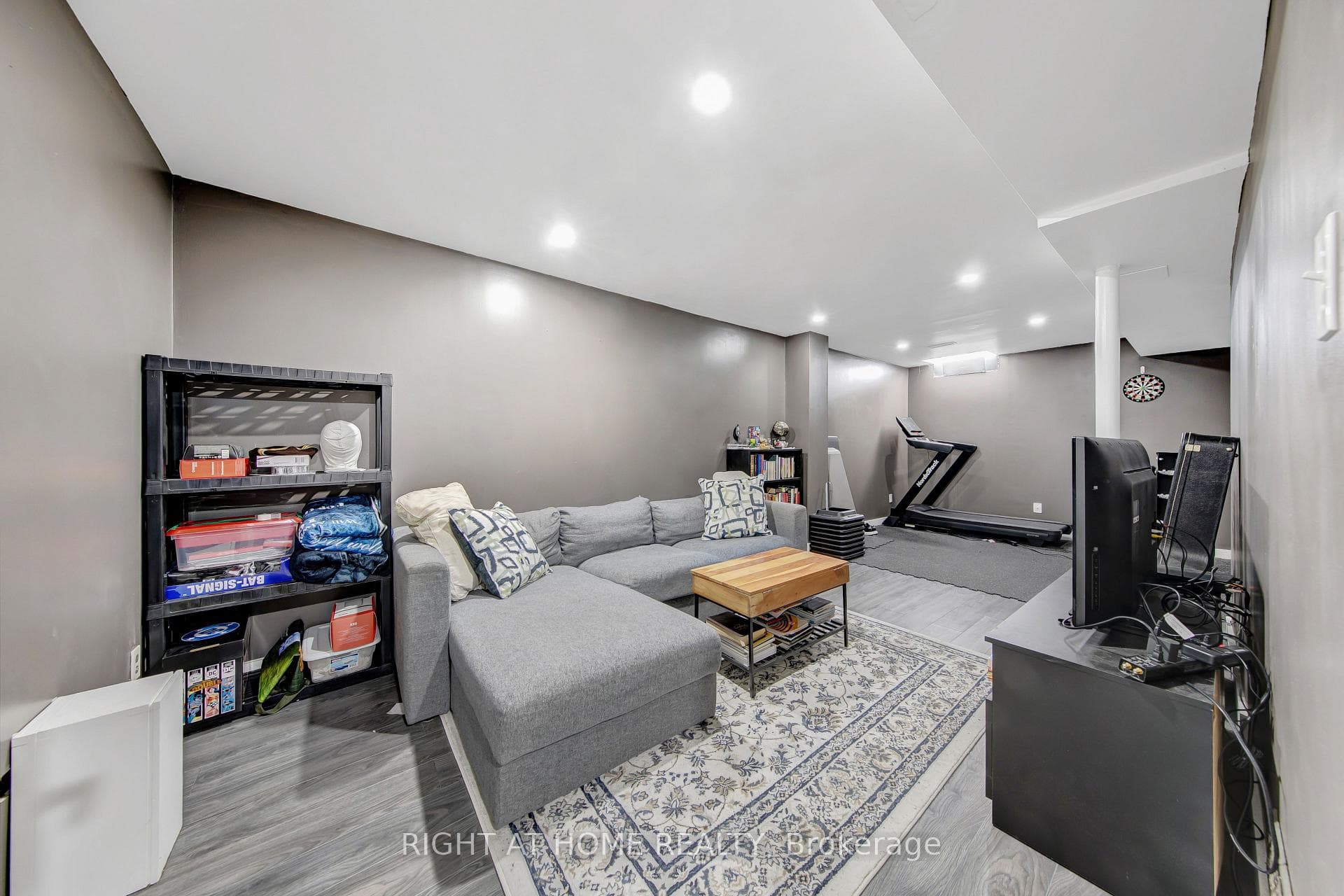 11 Potter Crescent photo 15