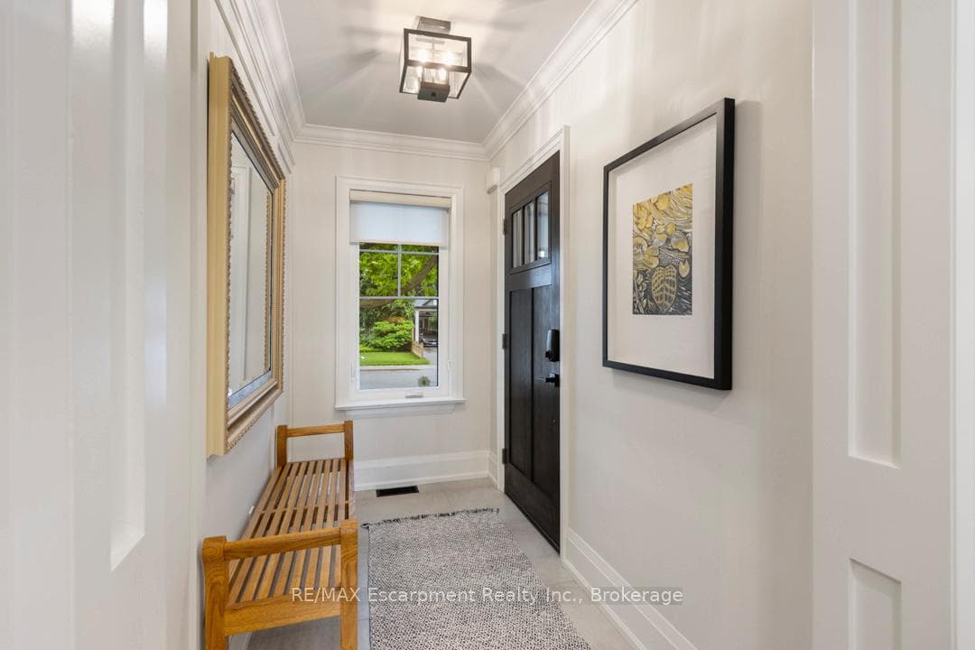 2109 Wellington Avenue photo 3