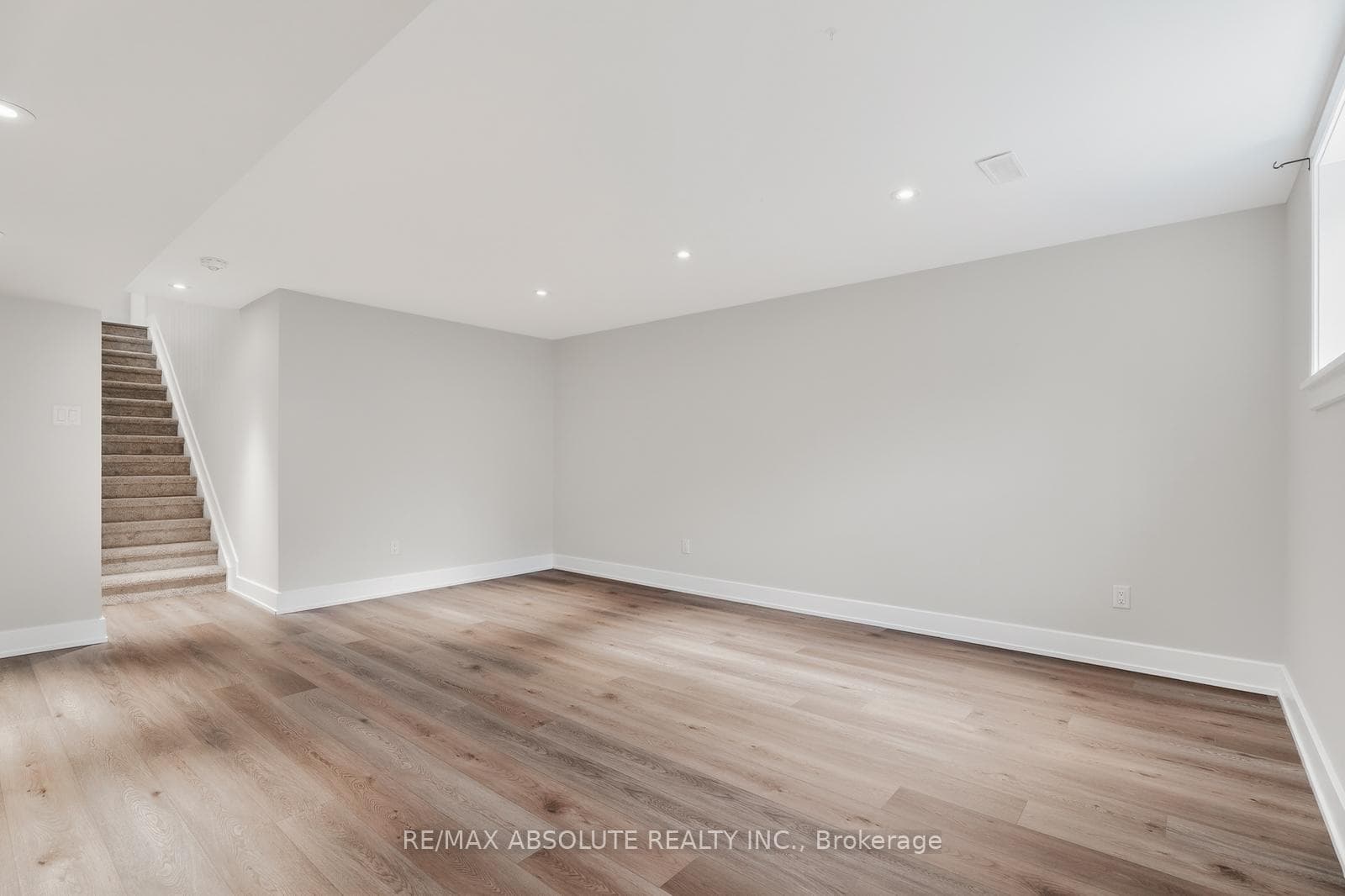 106 MCPHAIL Road photo 27