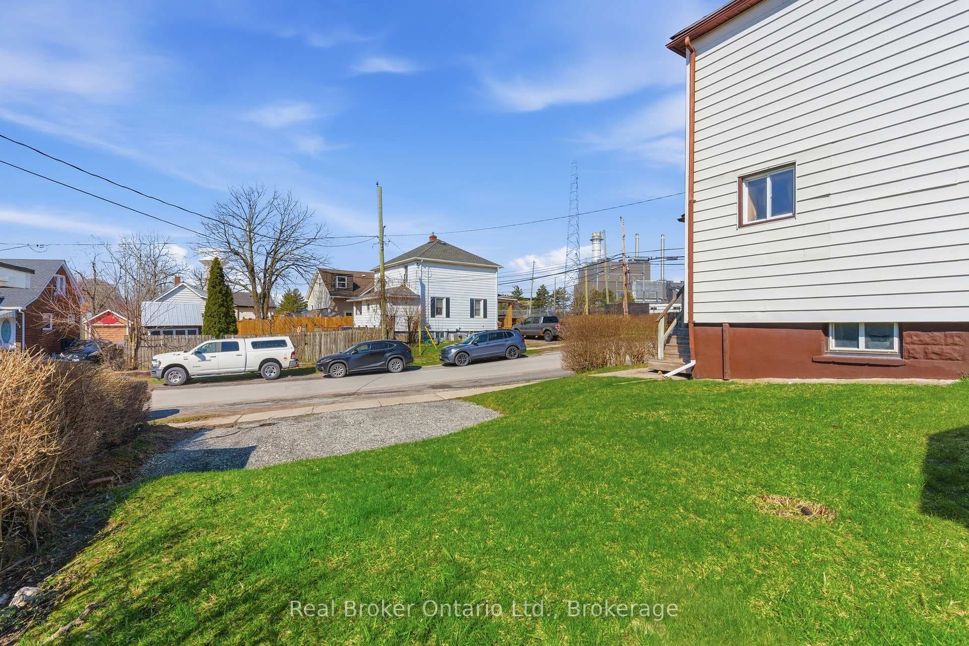 154 Niagara Falls Road photo 37