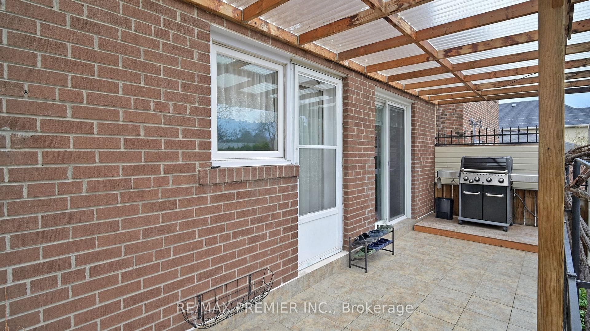 9 Tilden Crescent photo 37