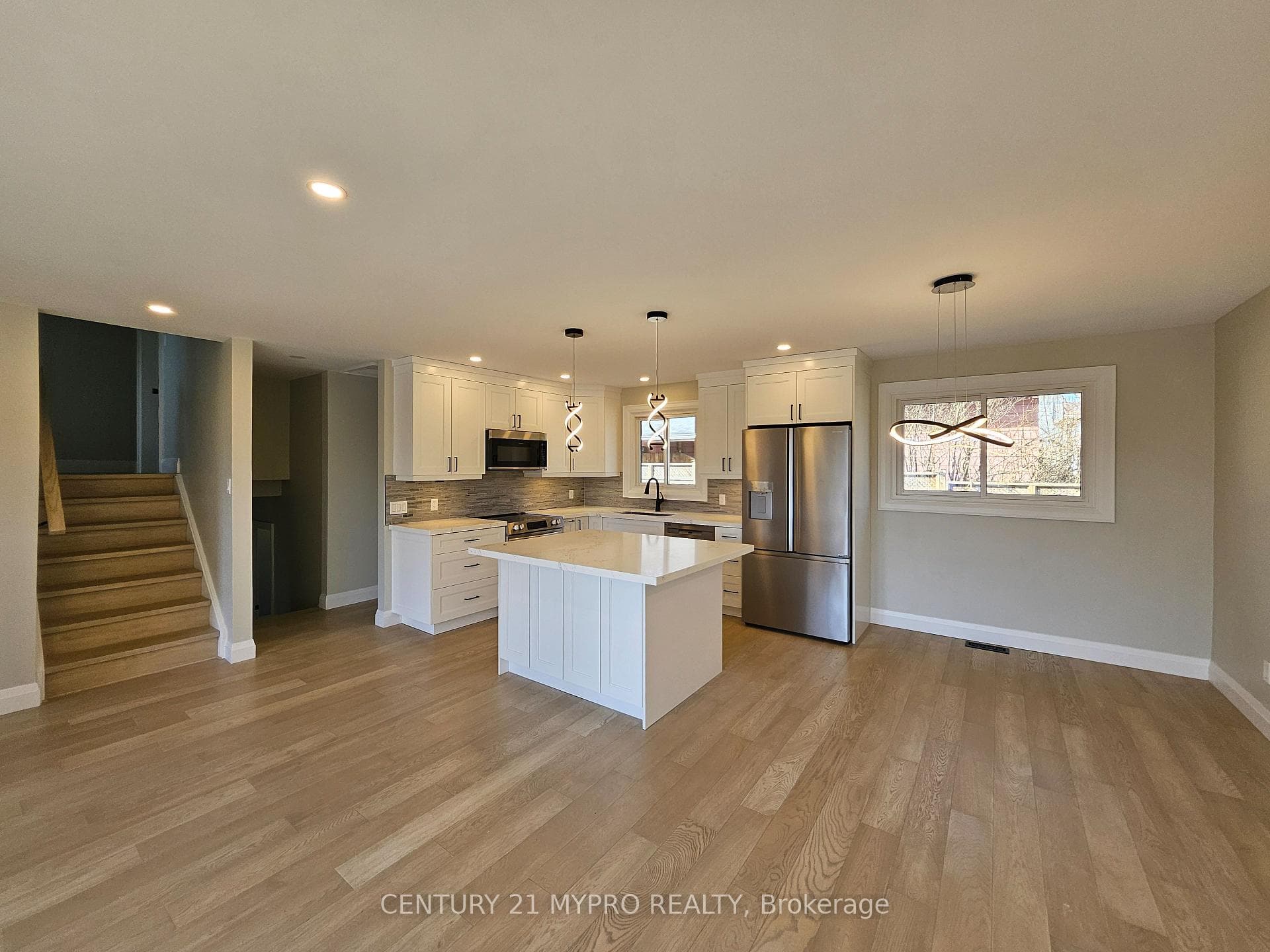 2135 Cobblestone Drive photo 4