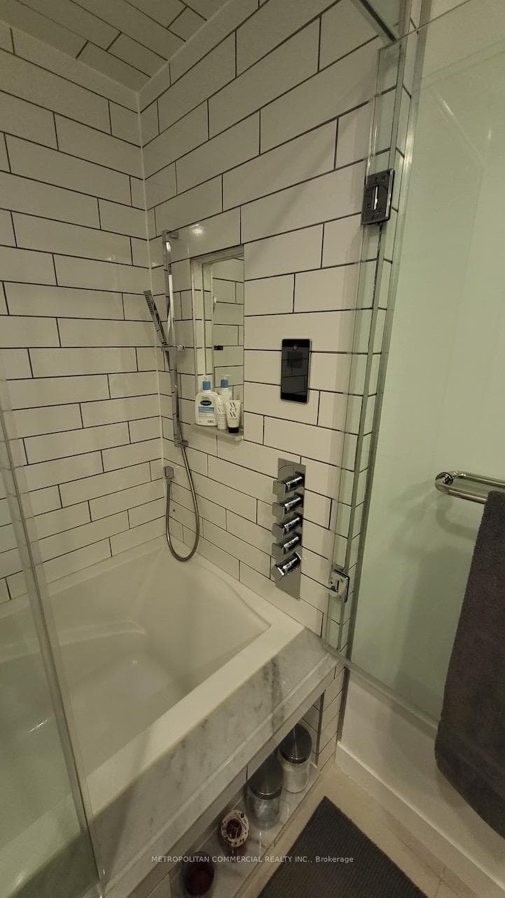 170 Sumach Street Unit 2212 photo 14